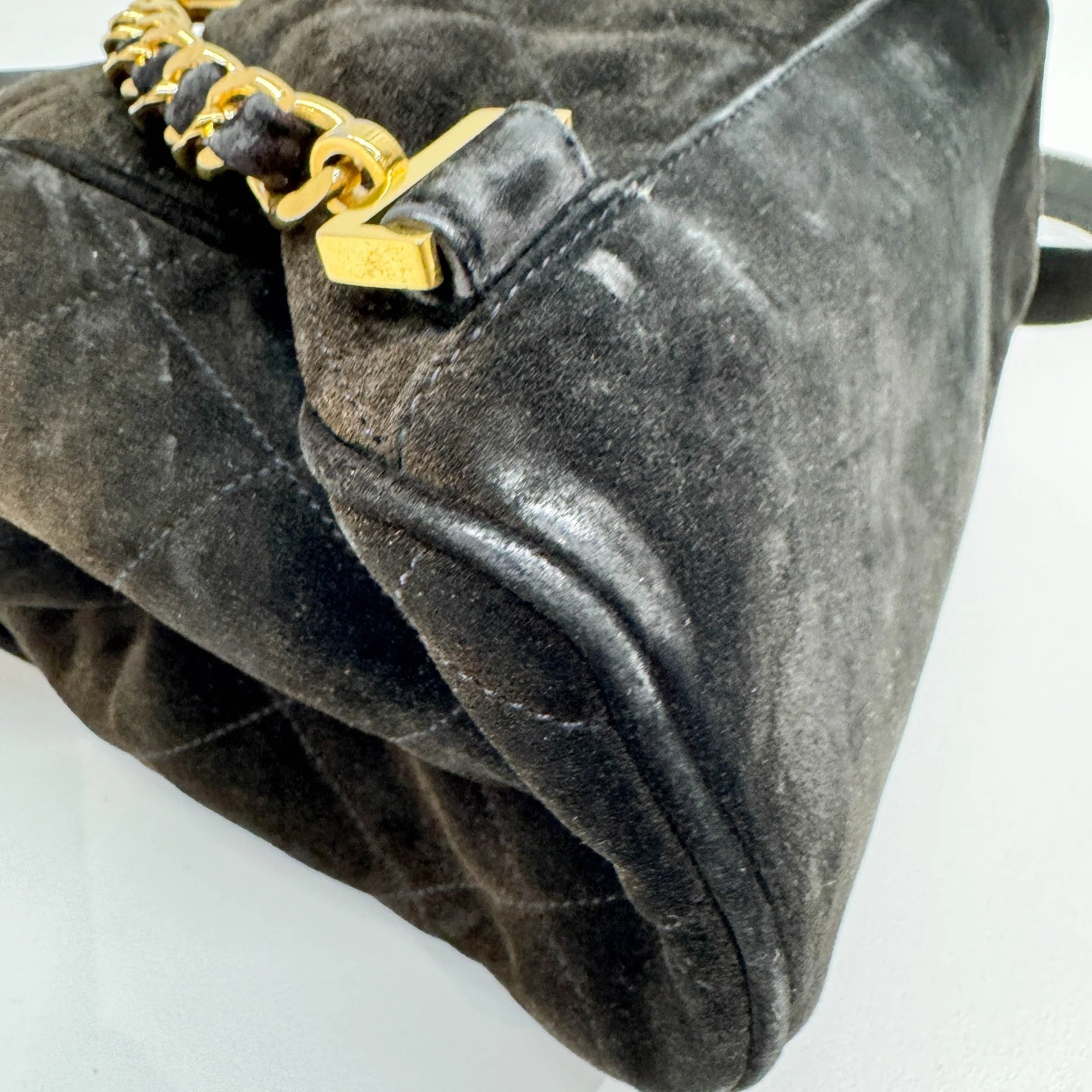 1994-1996 Drawstring and Flap Quilted Brown Suede Backpack - Image 11