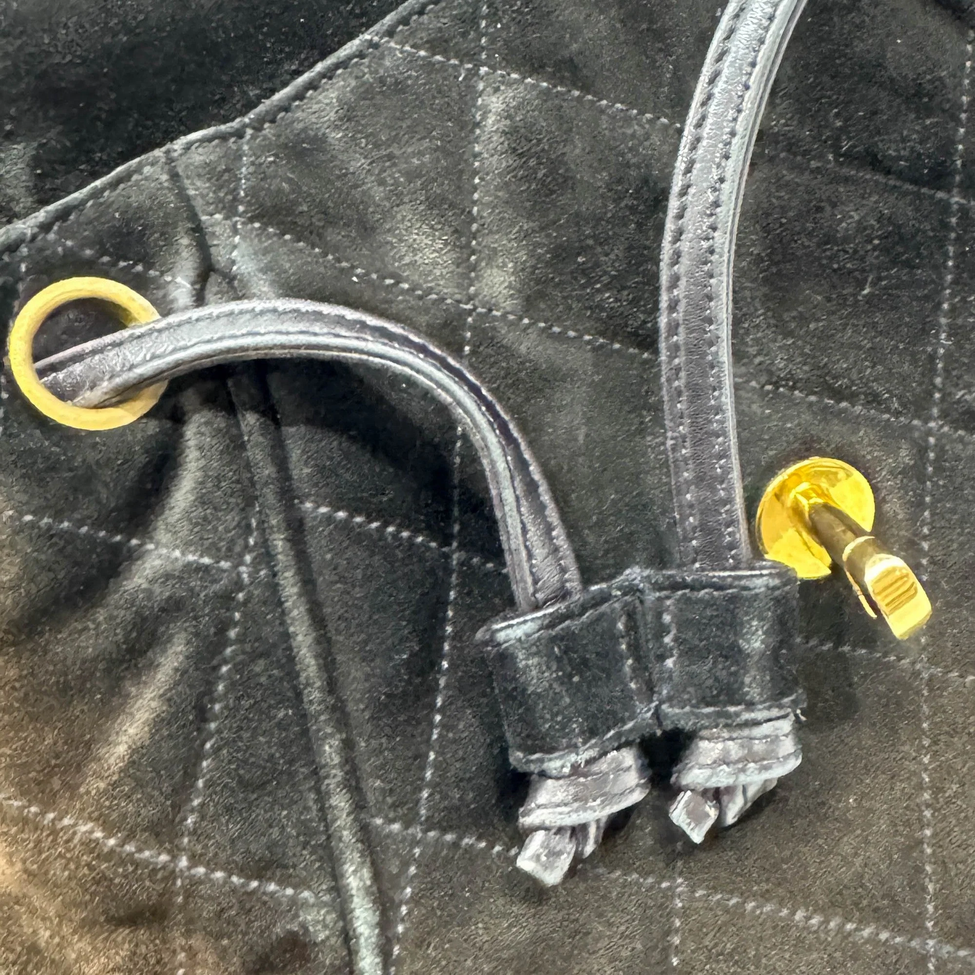 1994-1996 Drawstring and Flap Quilted Brown Suede Backpack - Image 12