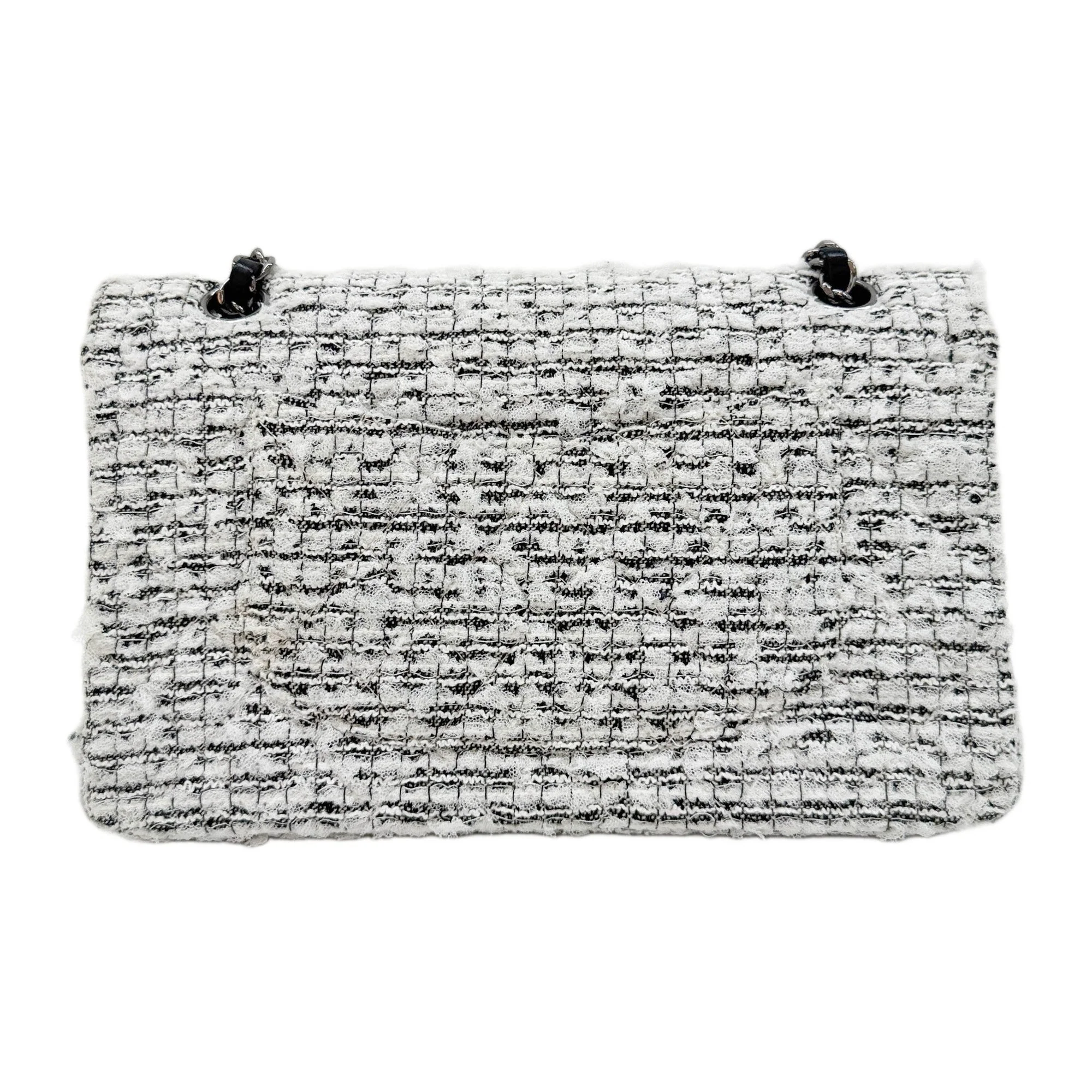 2.55 Double Flap 2010-2011 Garden Decor White Tweed Shoulder Bag - Image 2