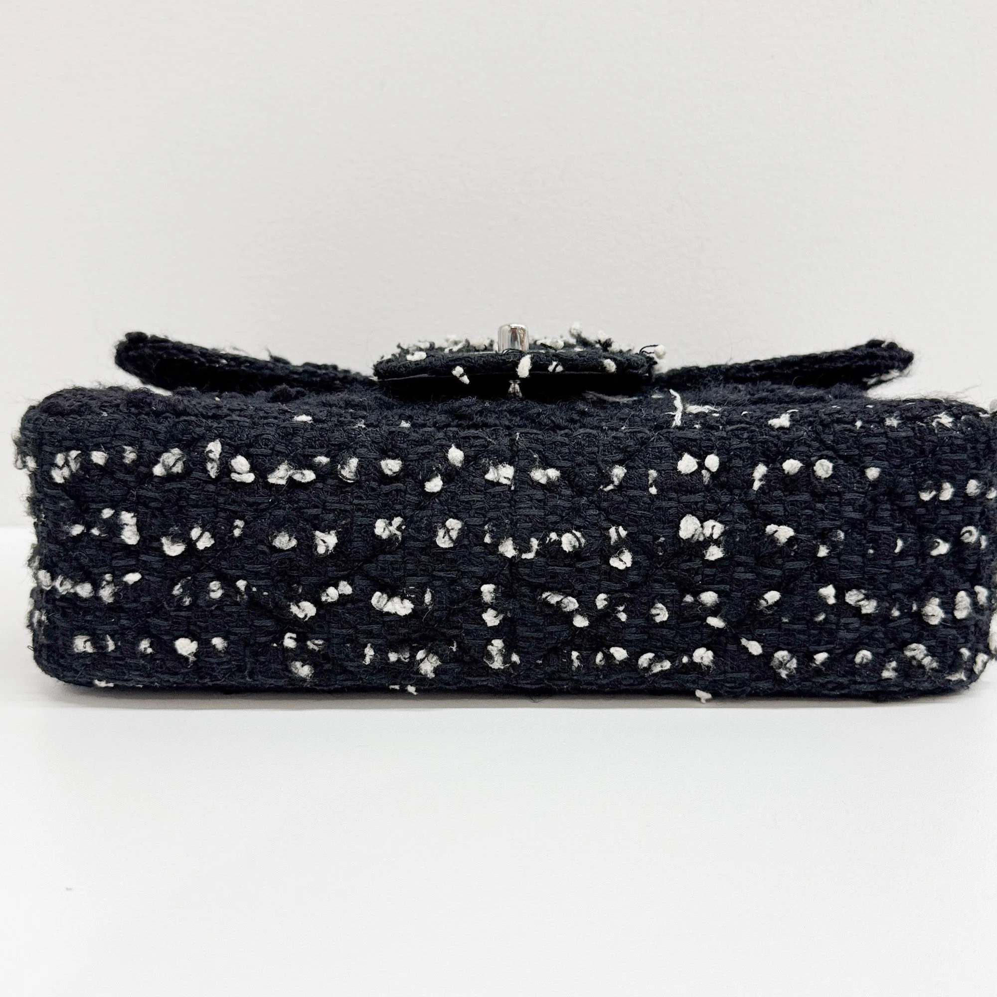 2015-2016 Black & White Tweed Double Chain Shoulder Bag - Image 10