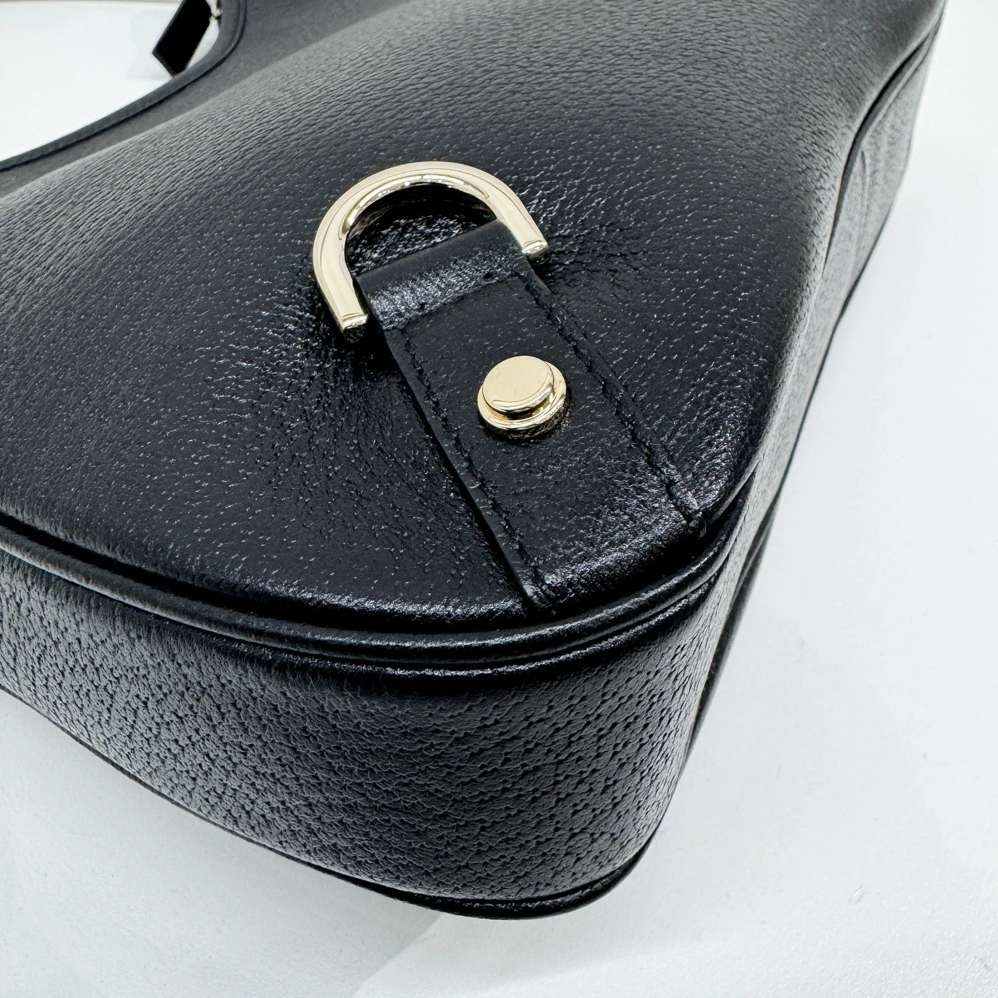 Abbey D-Ring Black Leather Shoulder Bag - Image 13