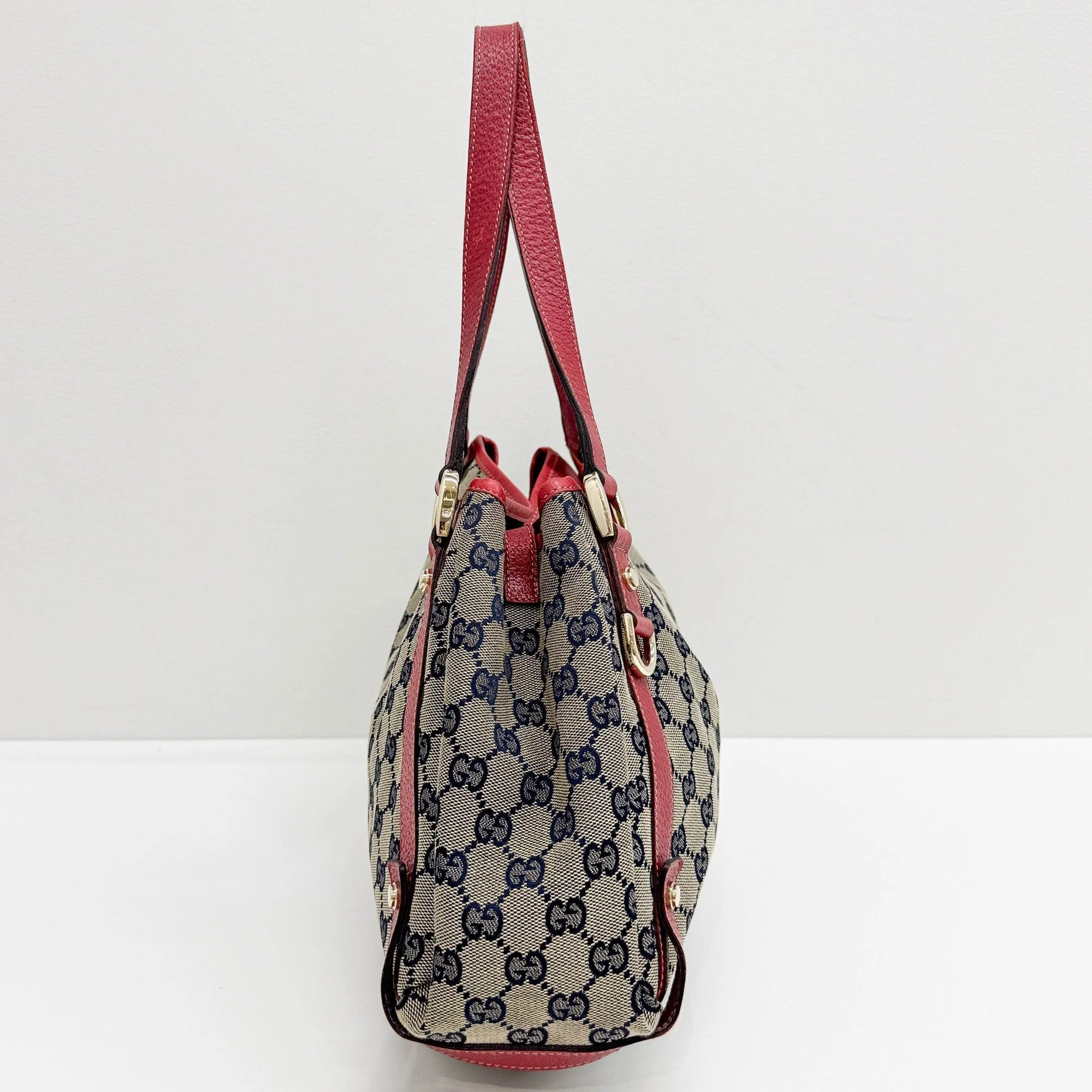 Abbey Red Trim Brown GG Canvas Shoulder Bag - Image 4