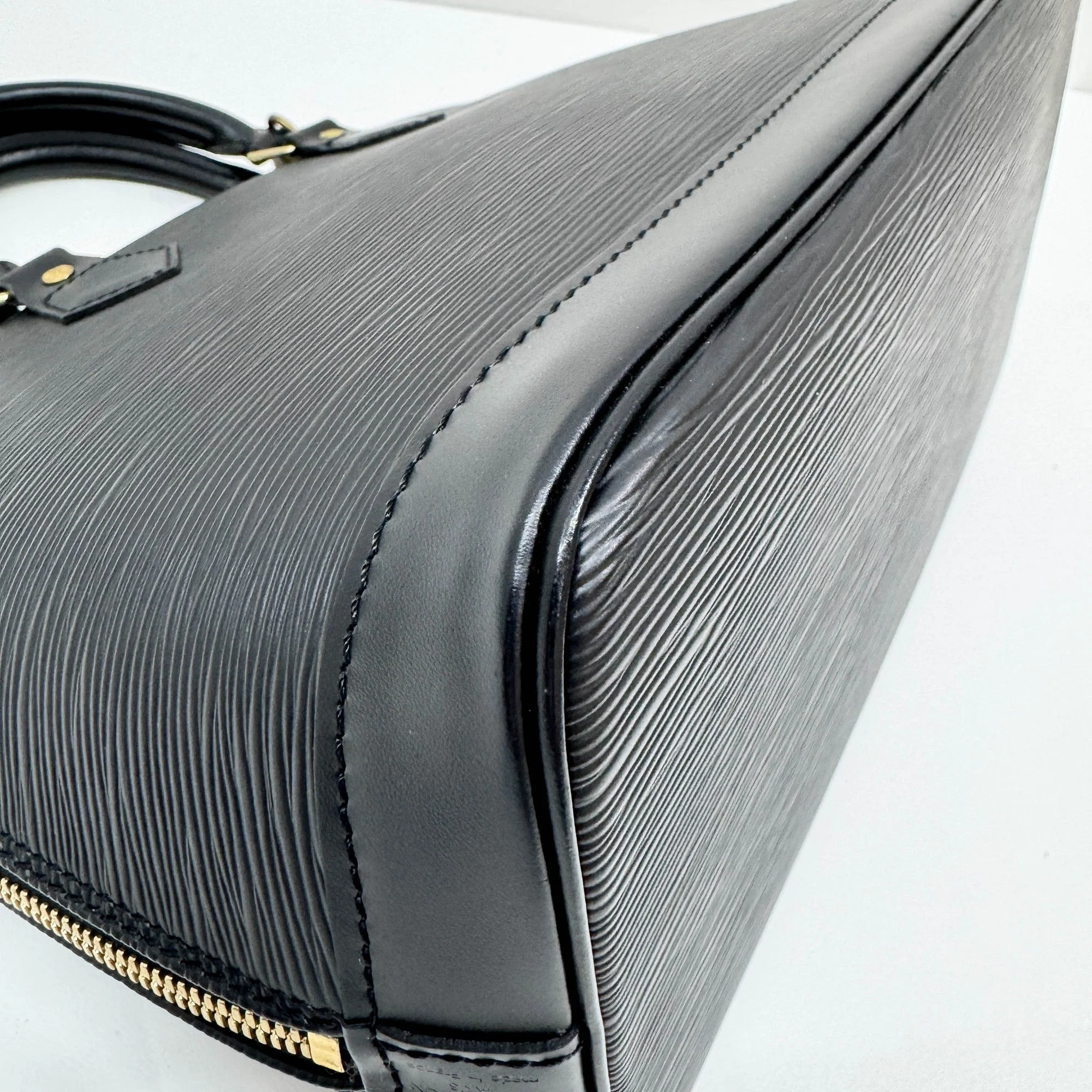Alma PM Black Epi Leather Hand Bag - Image 12