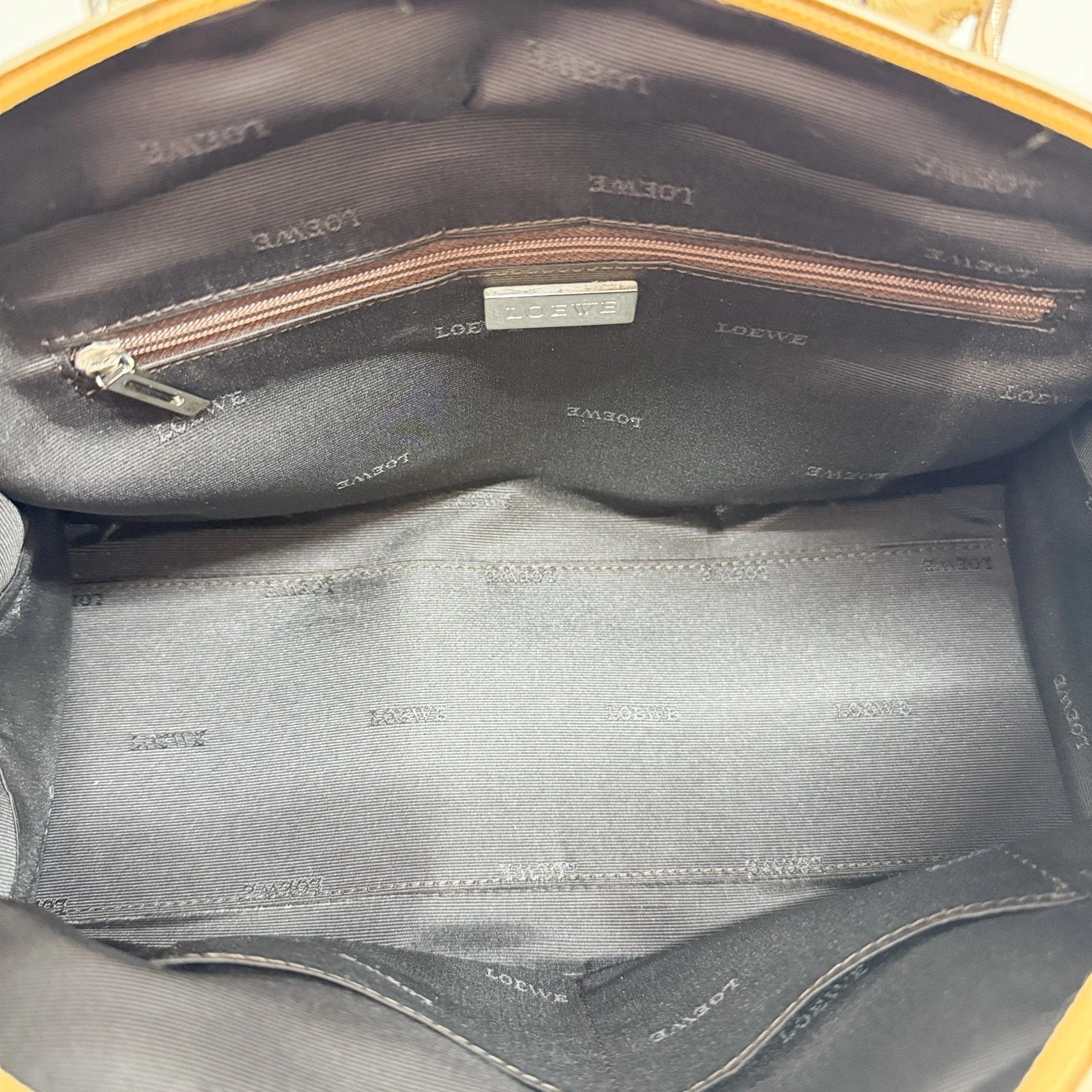 Amazona Gold Leather Hand Bag - Image 15