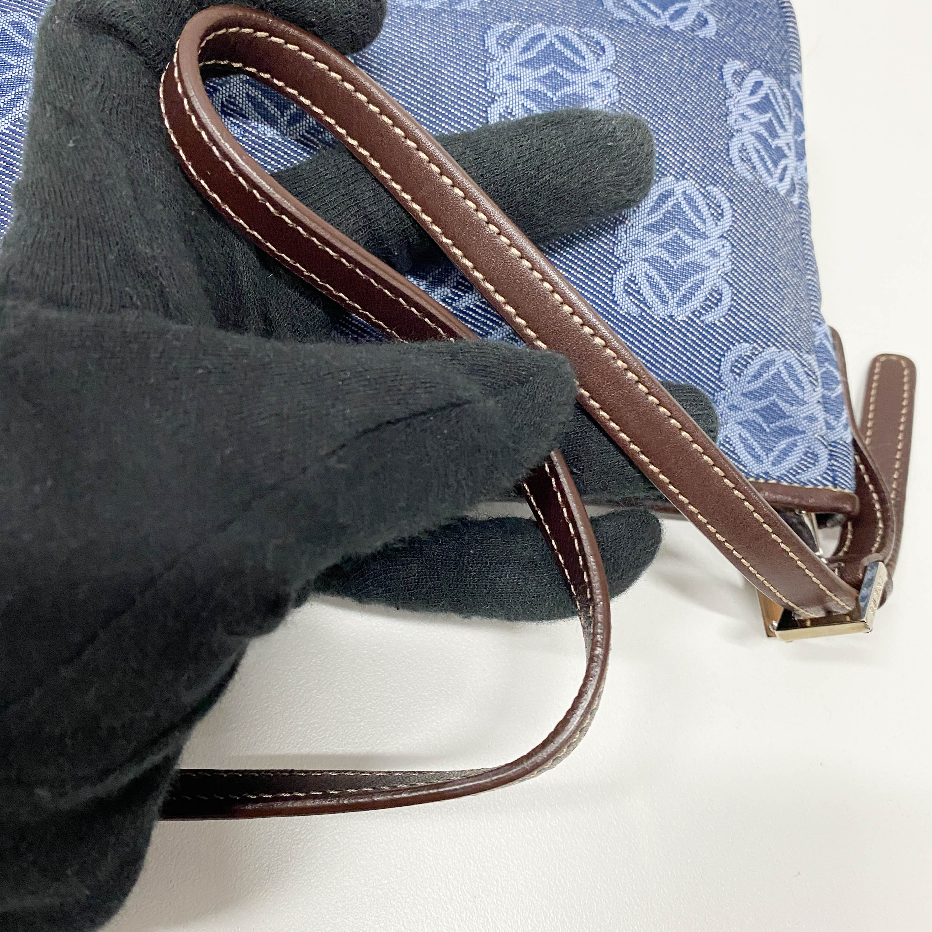 Anagram Blue Canvas Accessory Pouch Shoulder Bag - Image 8