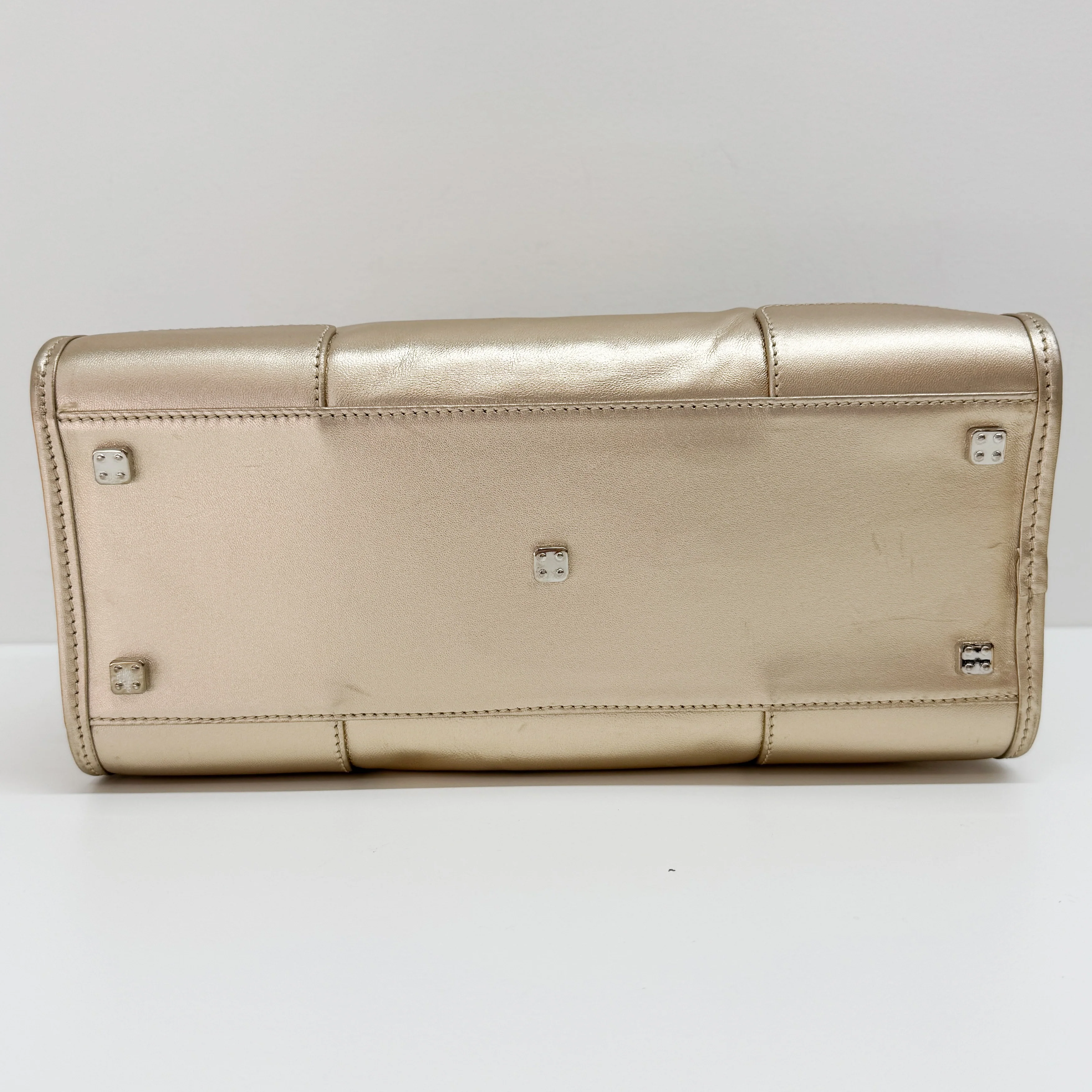 Anagram Gold Leather Hand Bag - Image 8