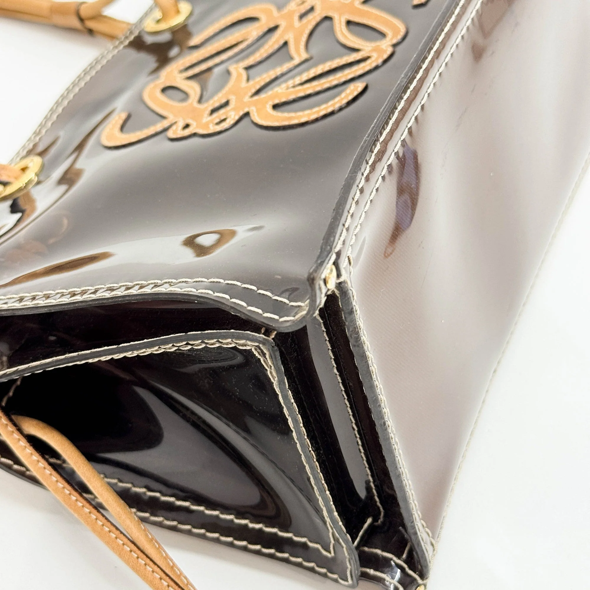Anagram Logo Translucent Brown Vinyl Shoulder Bag - Image 10