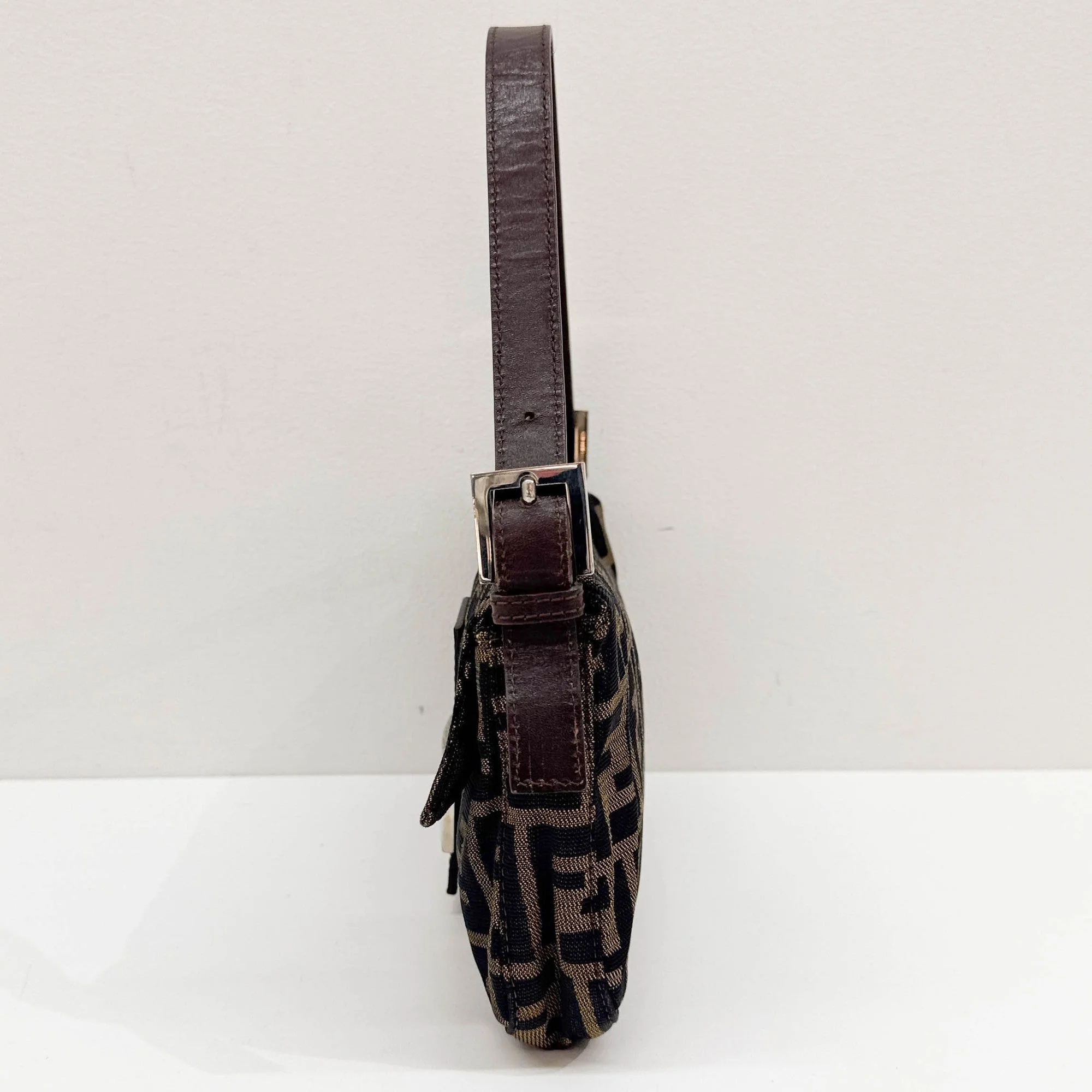 Baguette Brown Zucca Canvas Shoulder Bag - Image 4