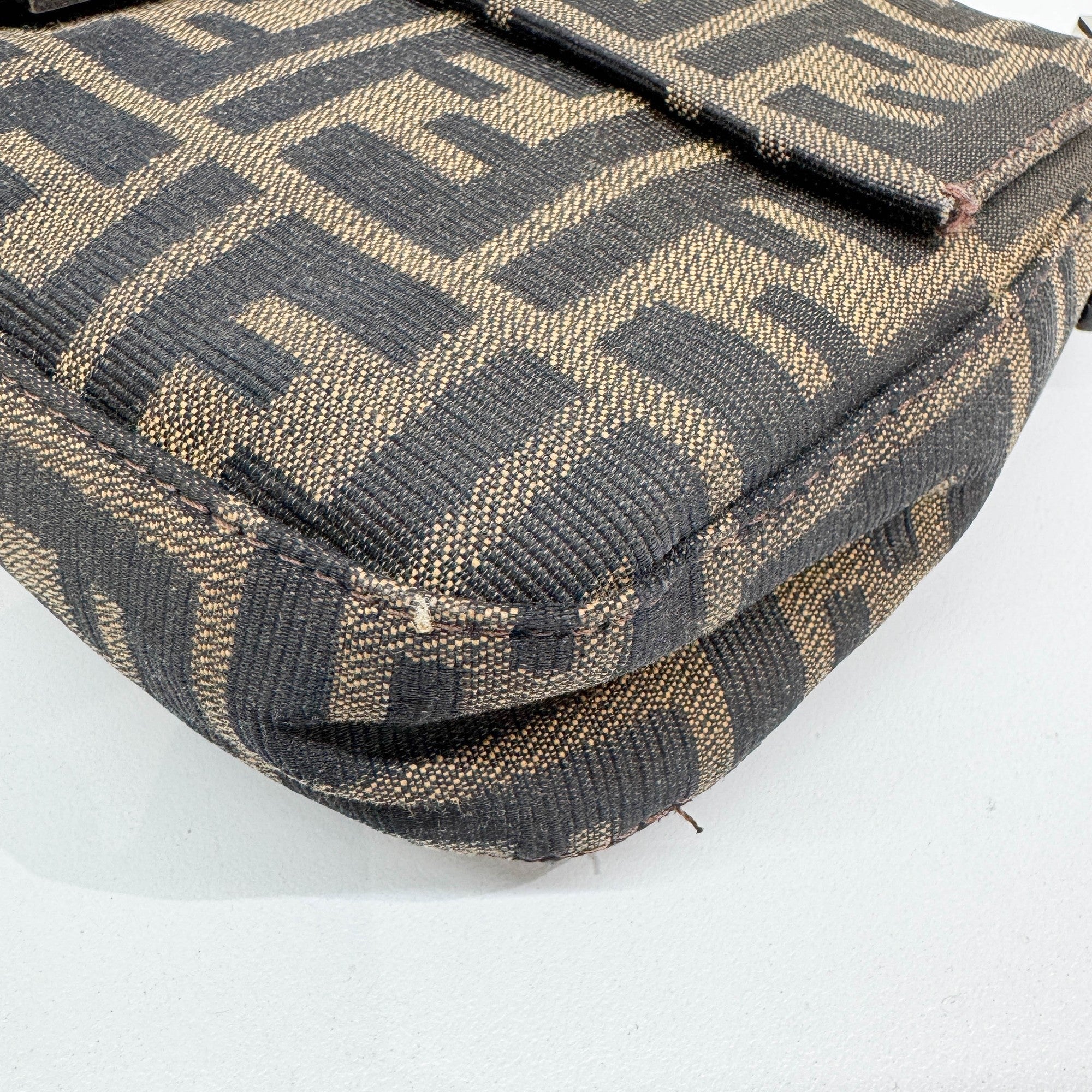 Baguette Brown Zucca Canvas Shoulder Bag - Image 10