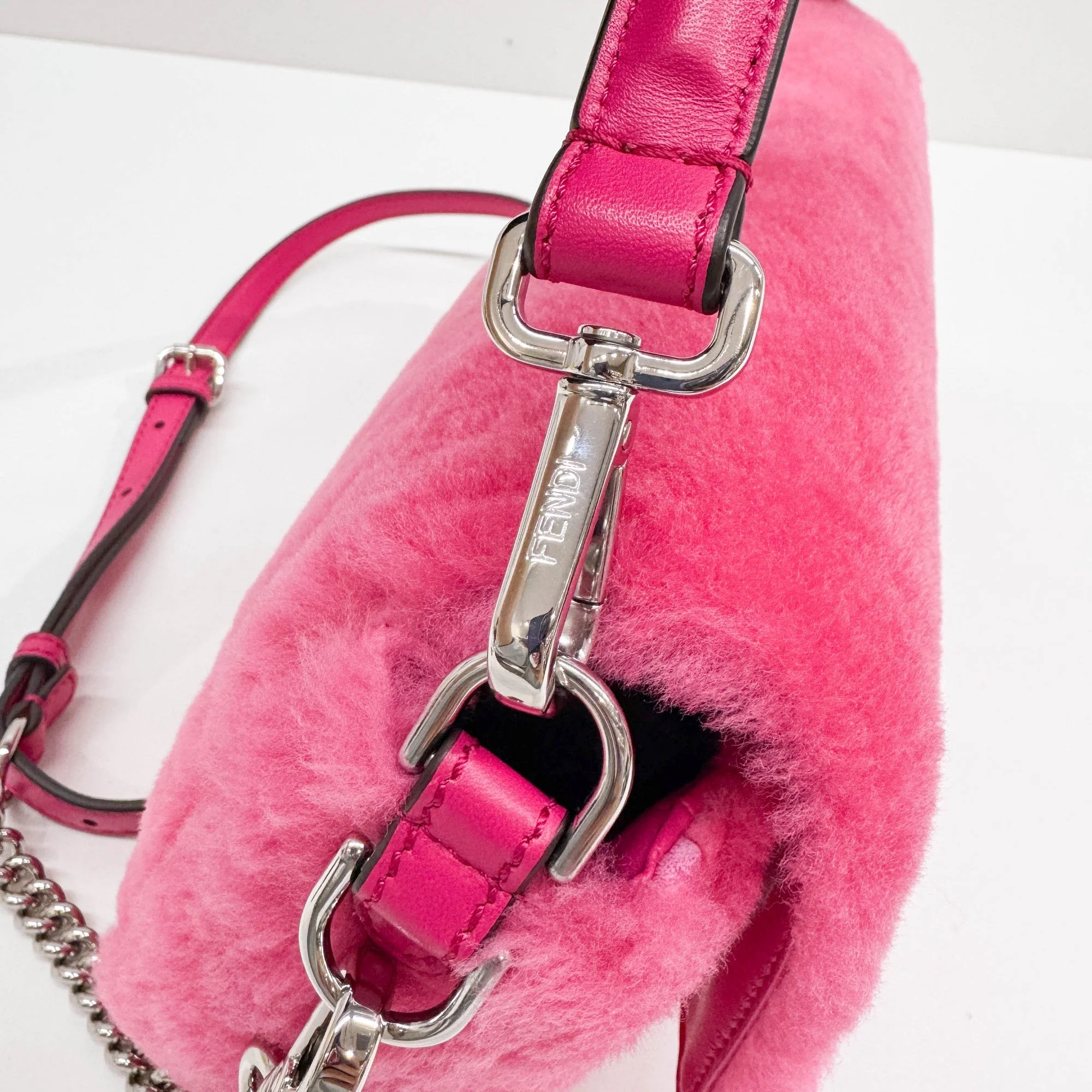Baguette Chain Strap Pink Fur Two-Way Bag - Image 15