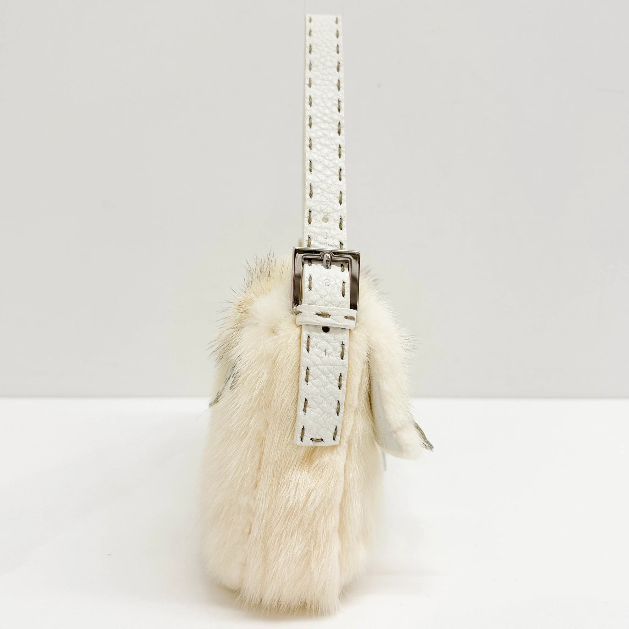 Baguette Off-white Fur with Rose Details Shoulder Bag - Image 5