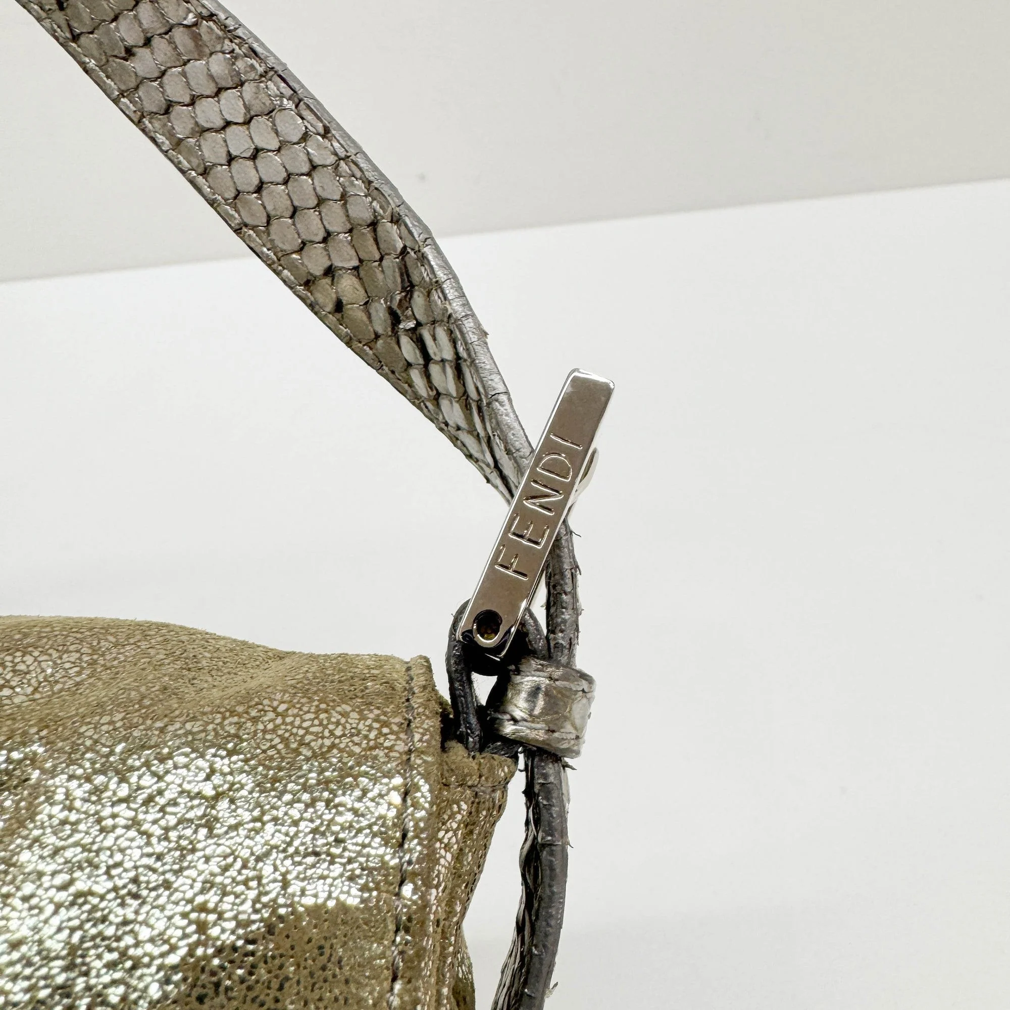 Baguette Silver Snakeskin Details with Gold Speckled Leather Shoulder Bag - Image 15
