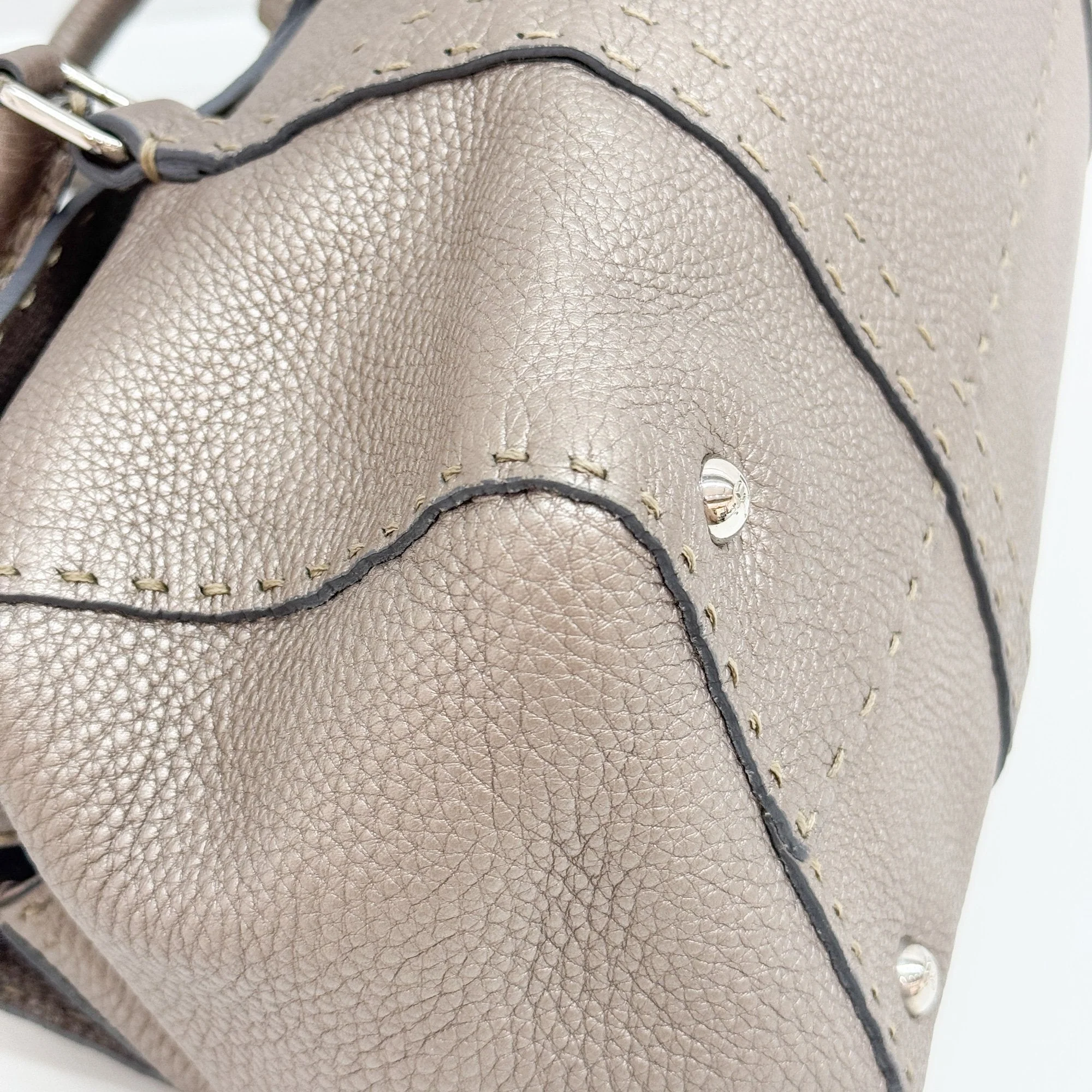 Balanced Beige Metallic Leather Shoulder Bag - Image 8