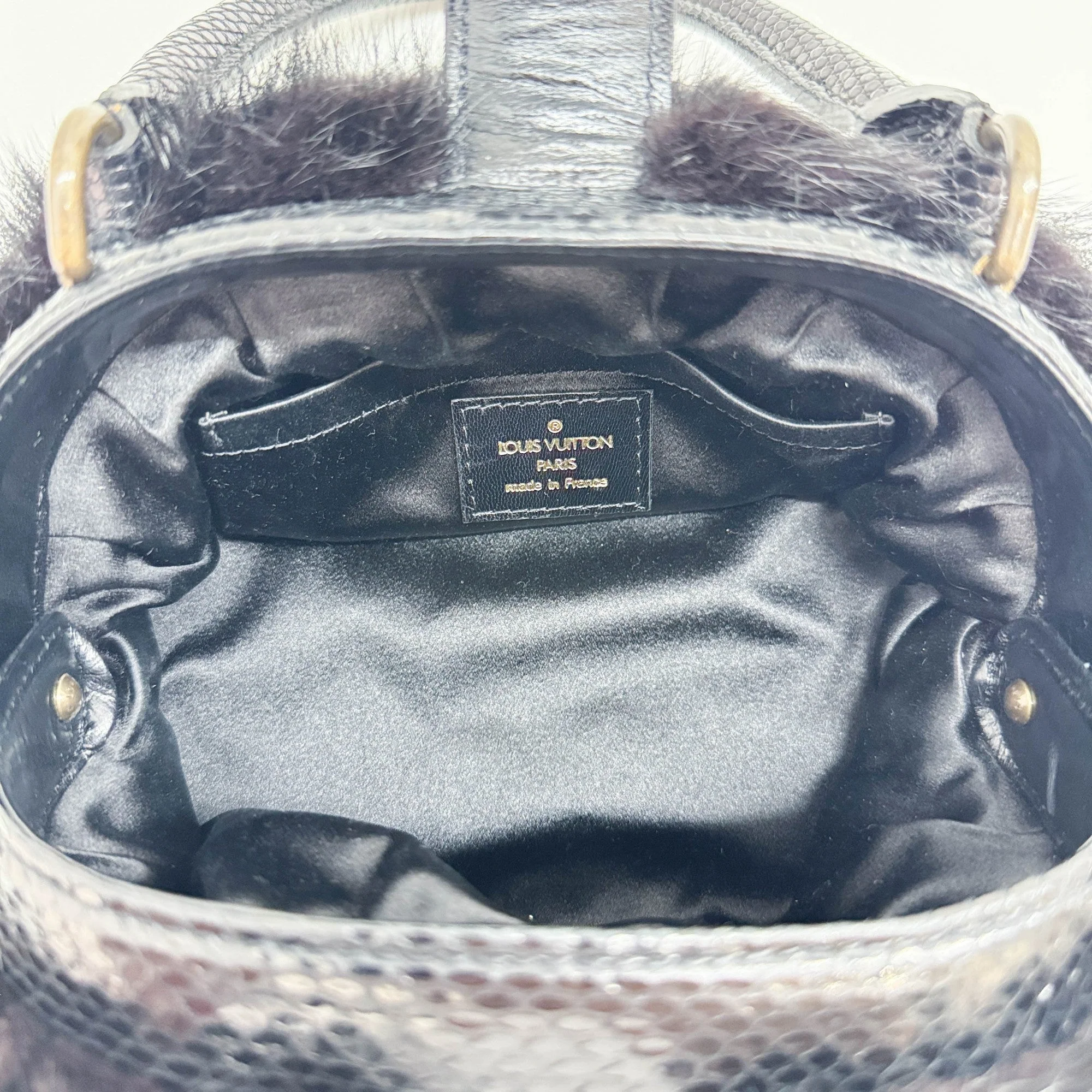 Beaded Monogram Fur Rim Black Cotton Hand Bag - Image 13