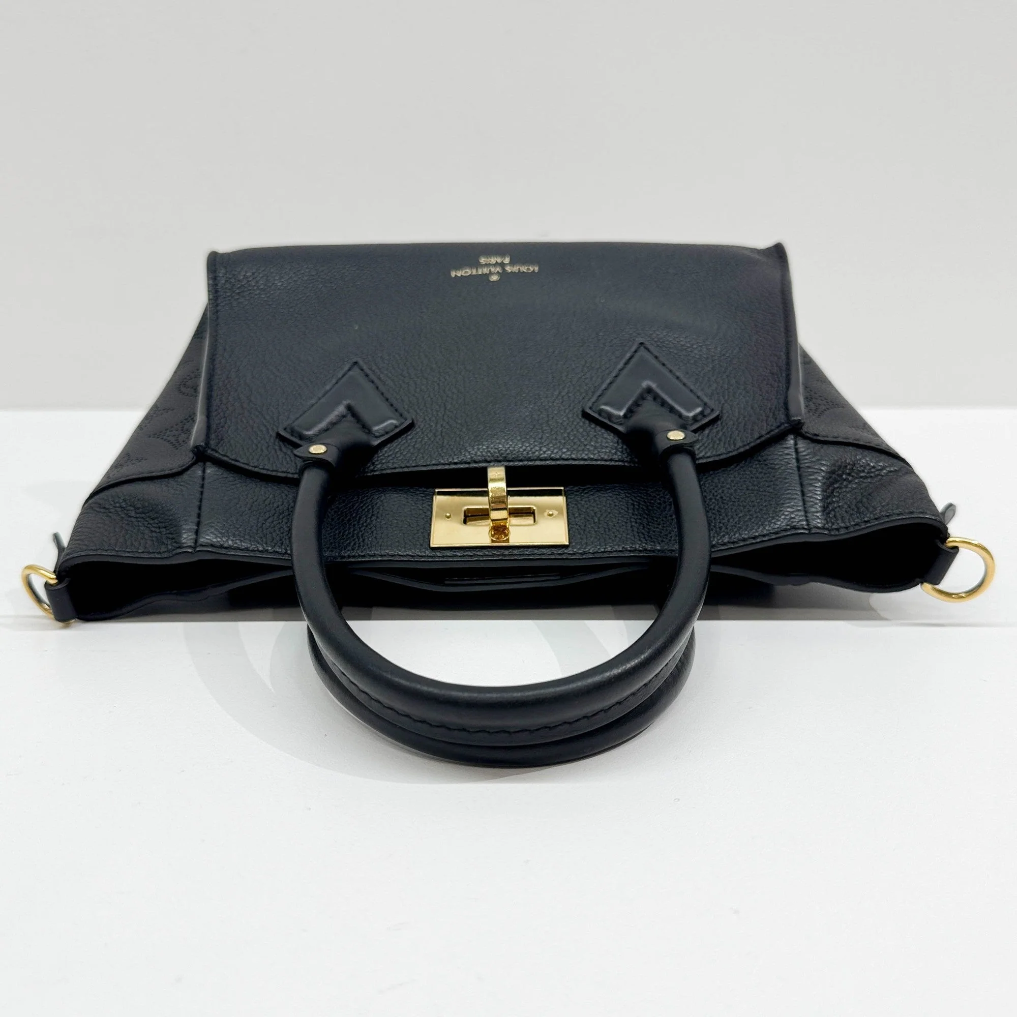 Black Leather with Gold Details Handle Bag - Image 6