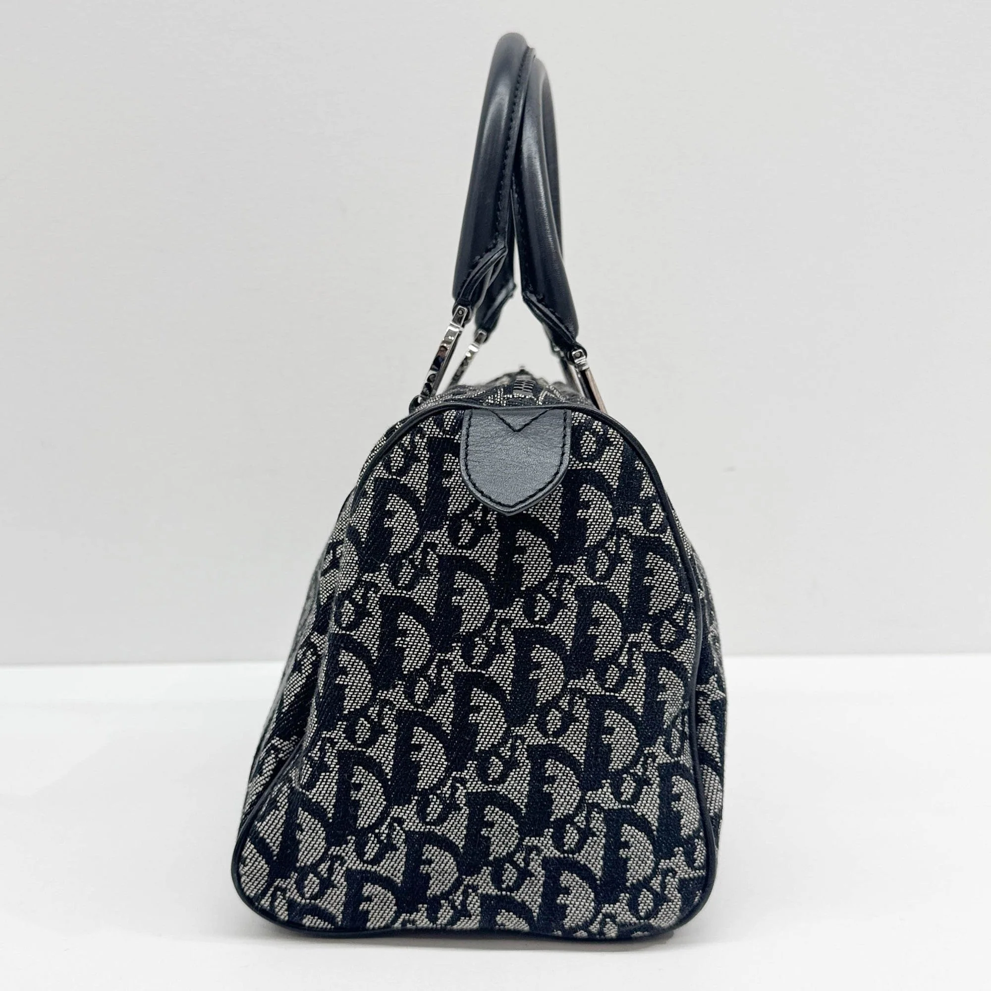 Boston Black Trotter Canvas Hand Bag - Image 4