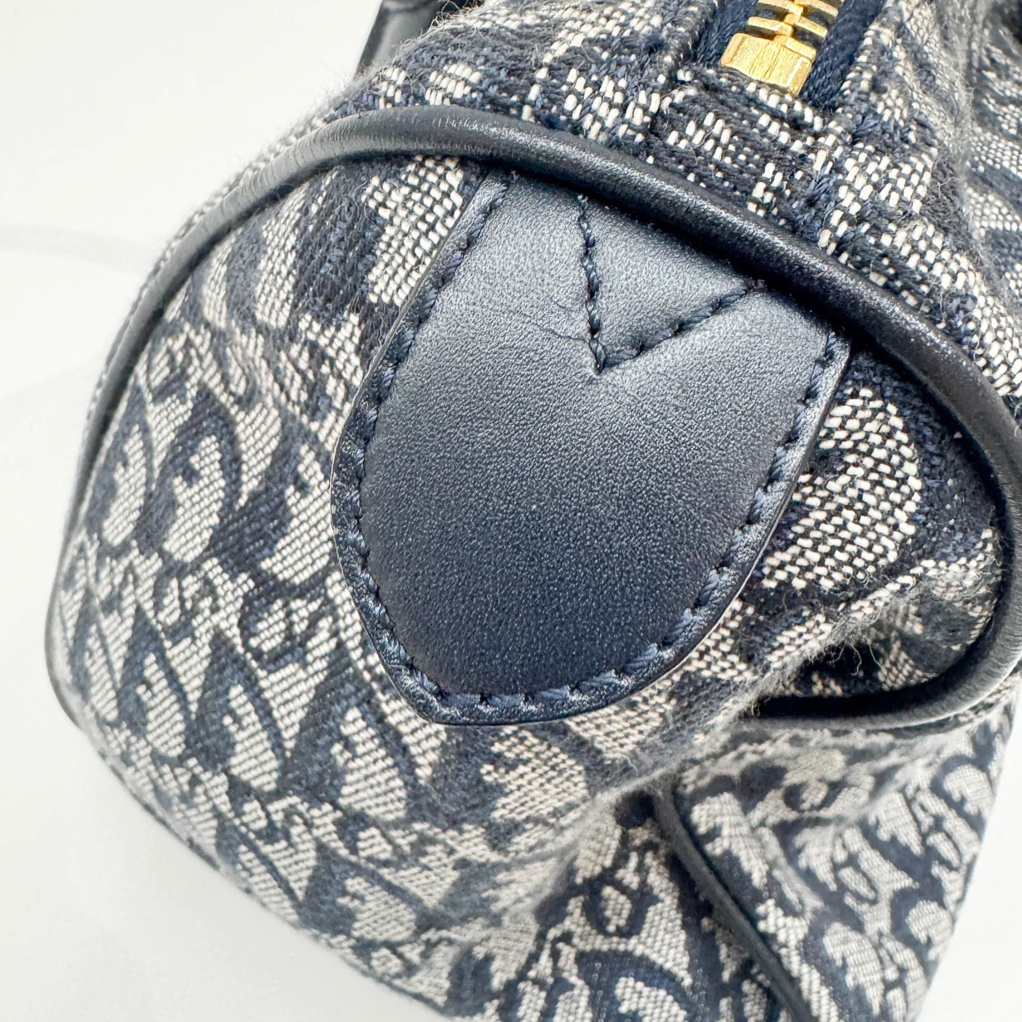 Boston Navy Trotter Canvas Hand Bag - Image 17