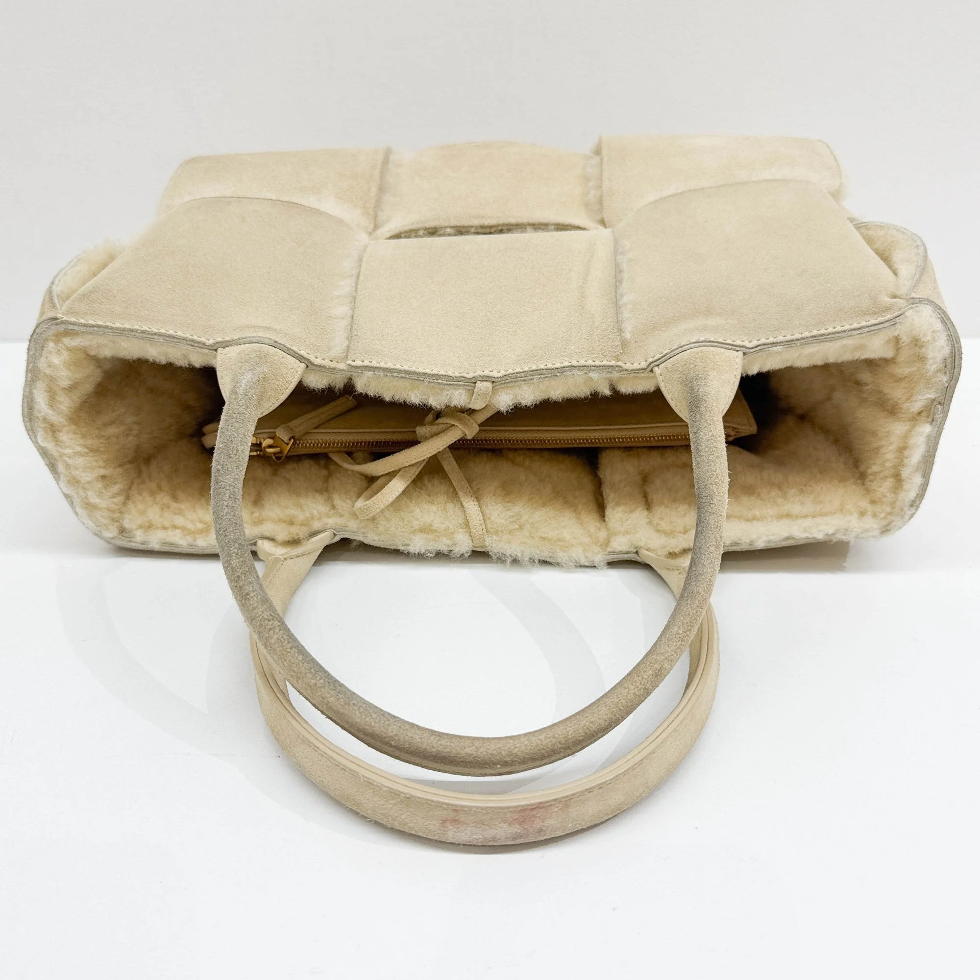 Arco Beige Suede & Fur Hand bag - Image 6
