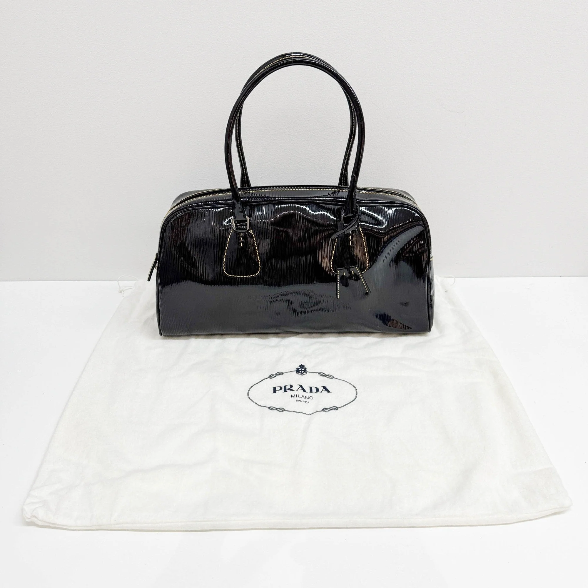 Bowling Black Leather Shoulder Bag - Image 4