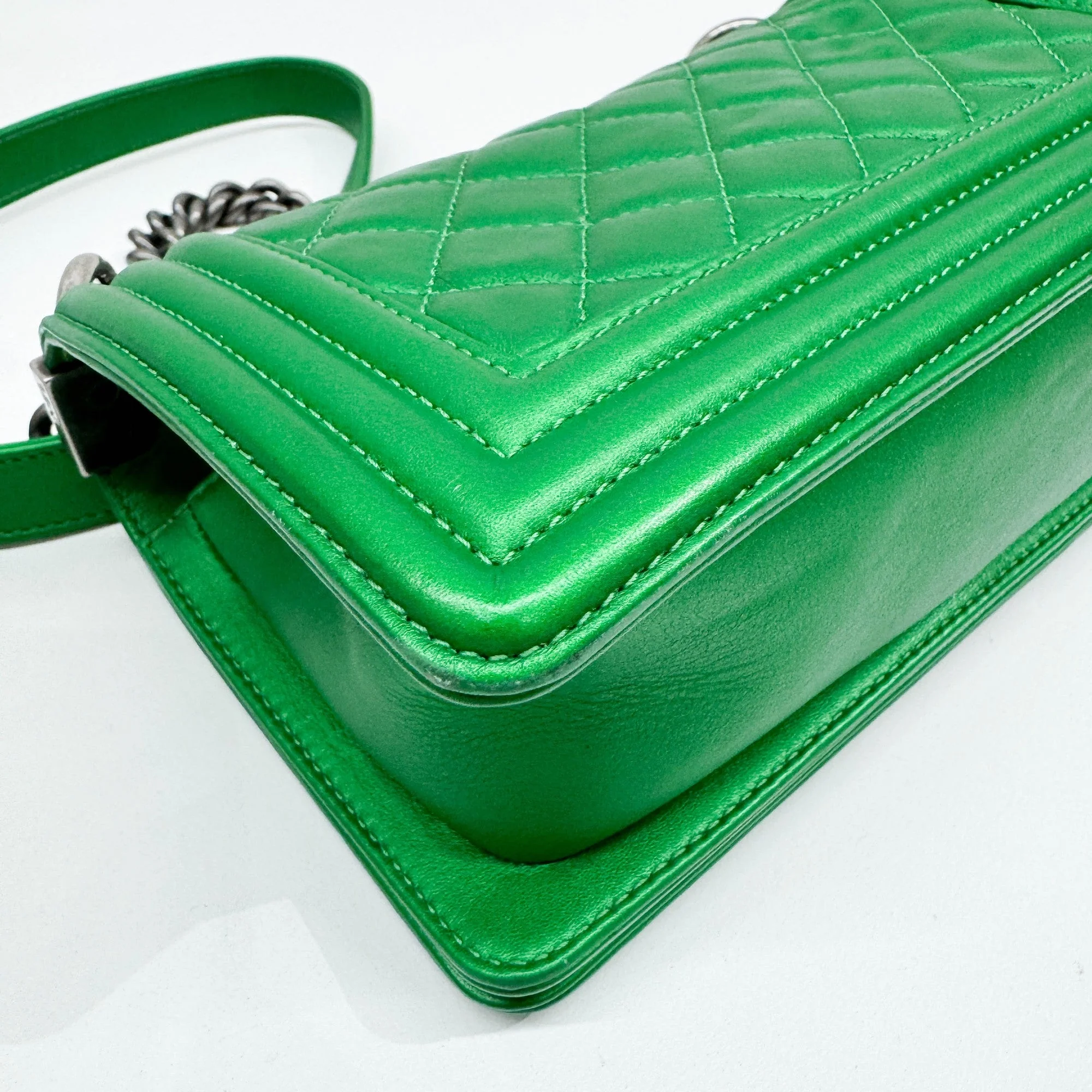 Boy 2014-2015 Matelasse Green Leather Shoulder Bag - Image 12