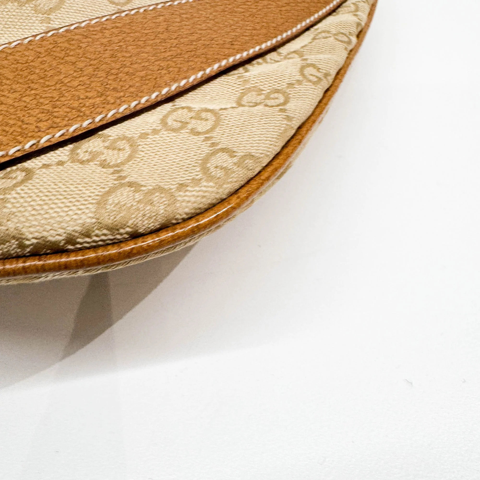 Brown GG Canvas Shoulder Bag - Image 9