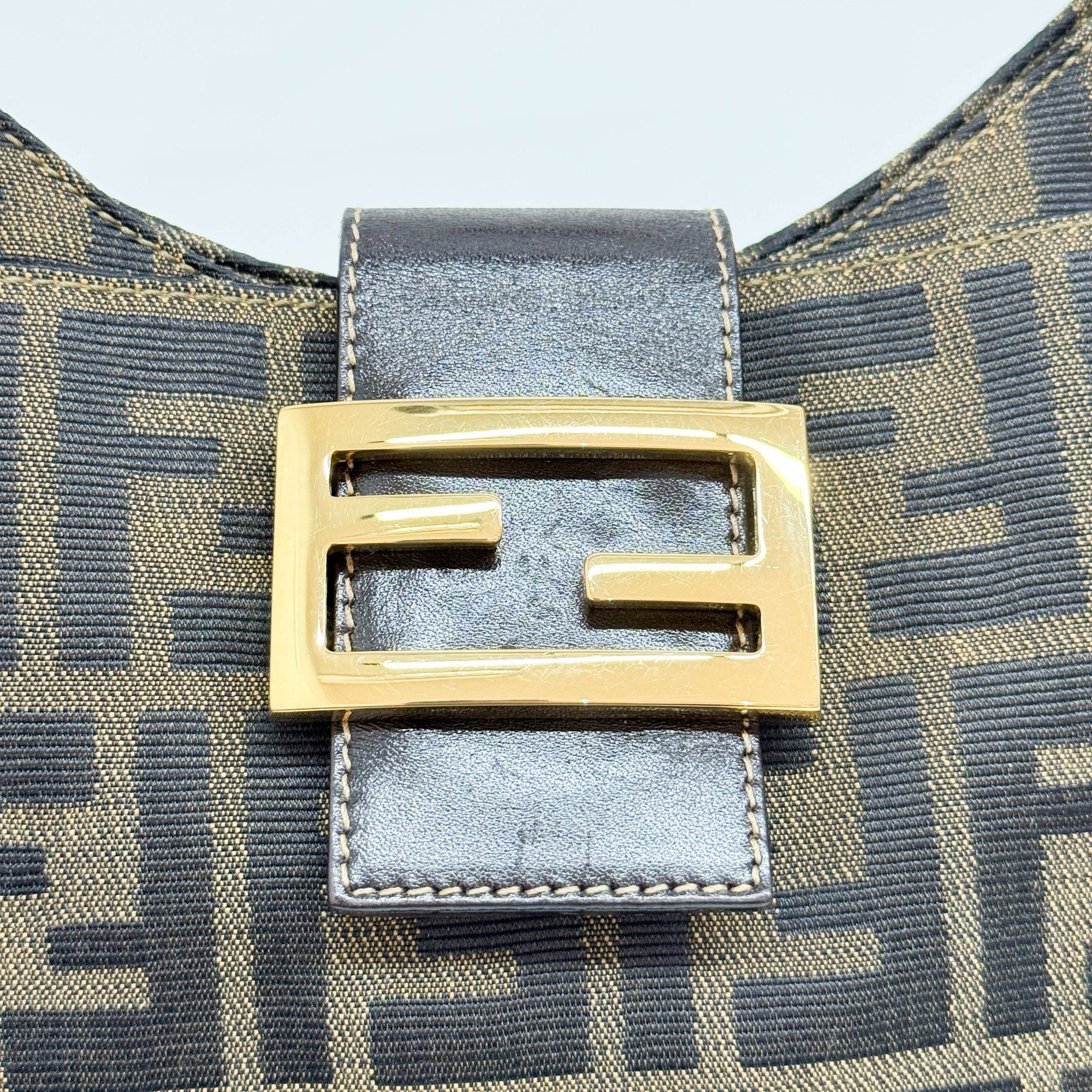 Brown Zucca Canvas Shoulder Bag - Image 12