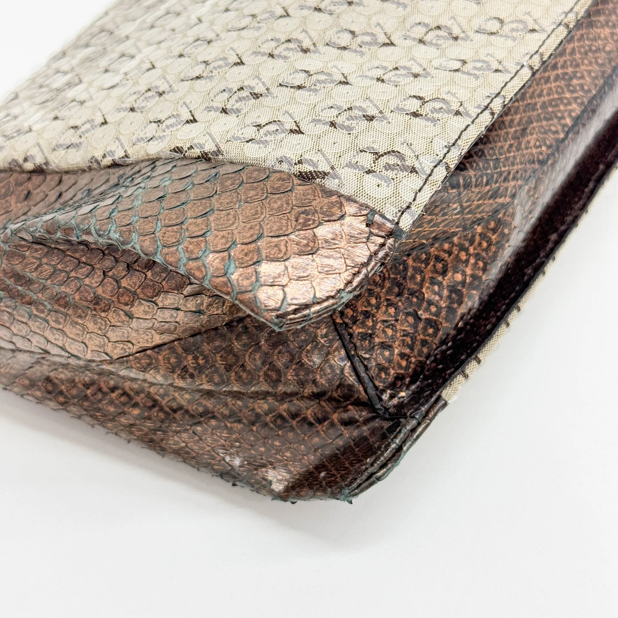 BV Canvas & Lizard Leather Shoulder Bag - Image 11