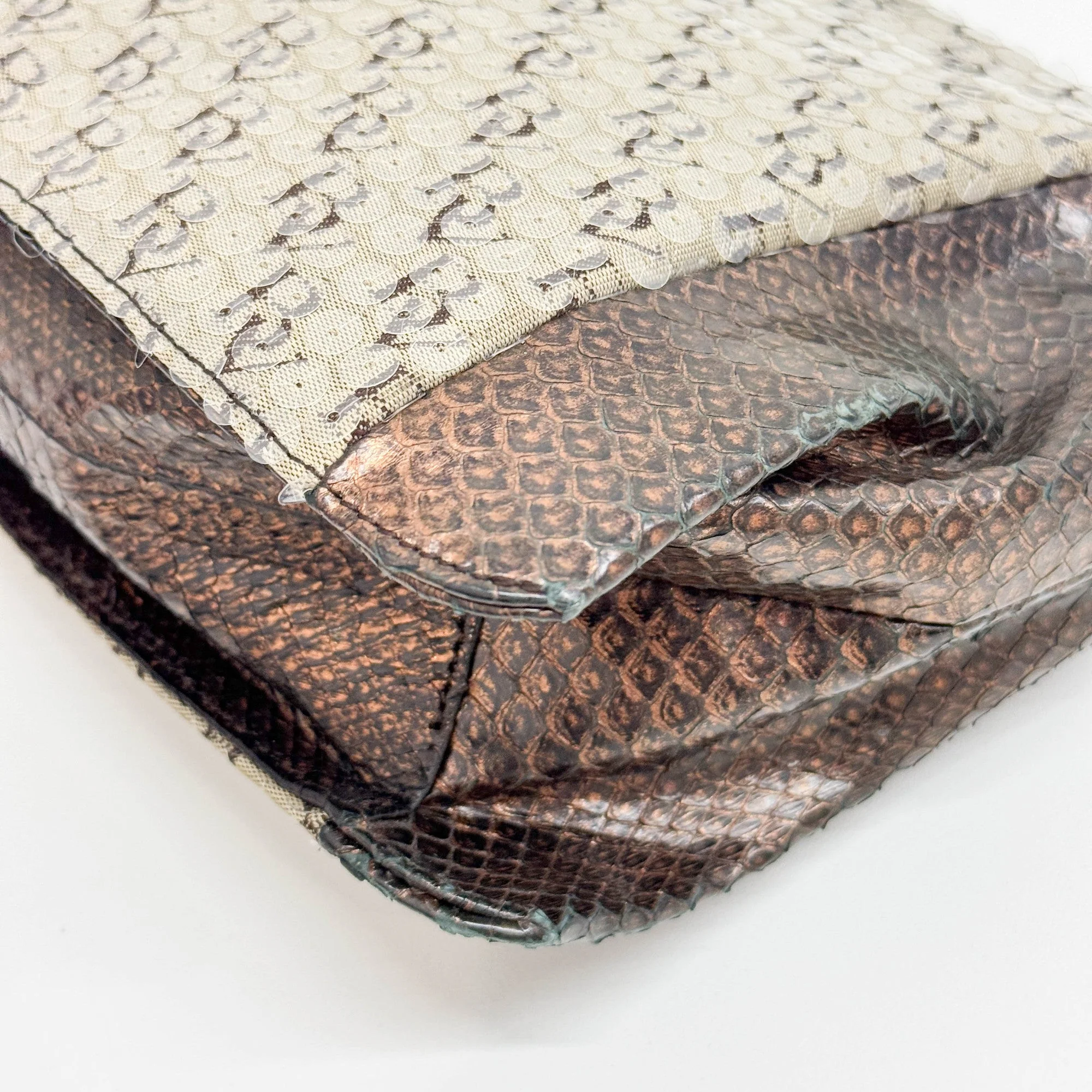 BV Canvas & Lizard Leather Shoulder Bag - Image 12
