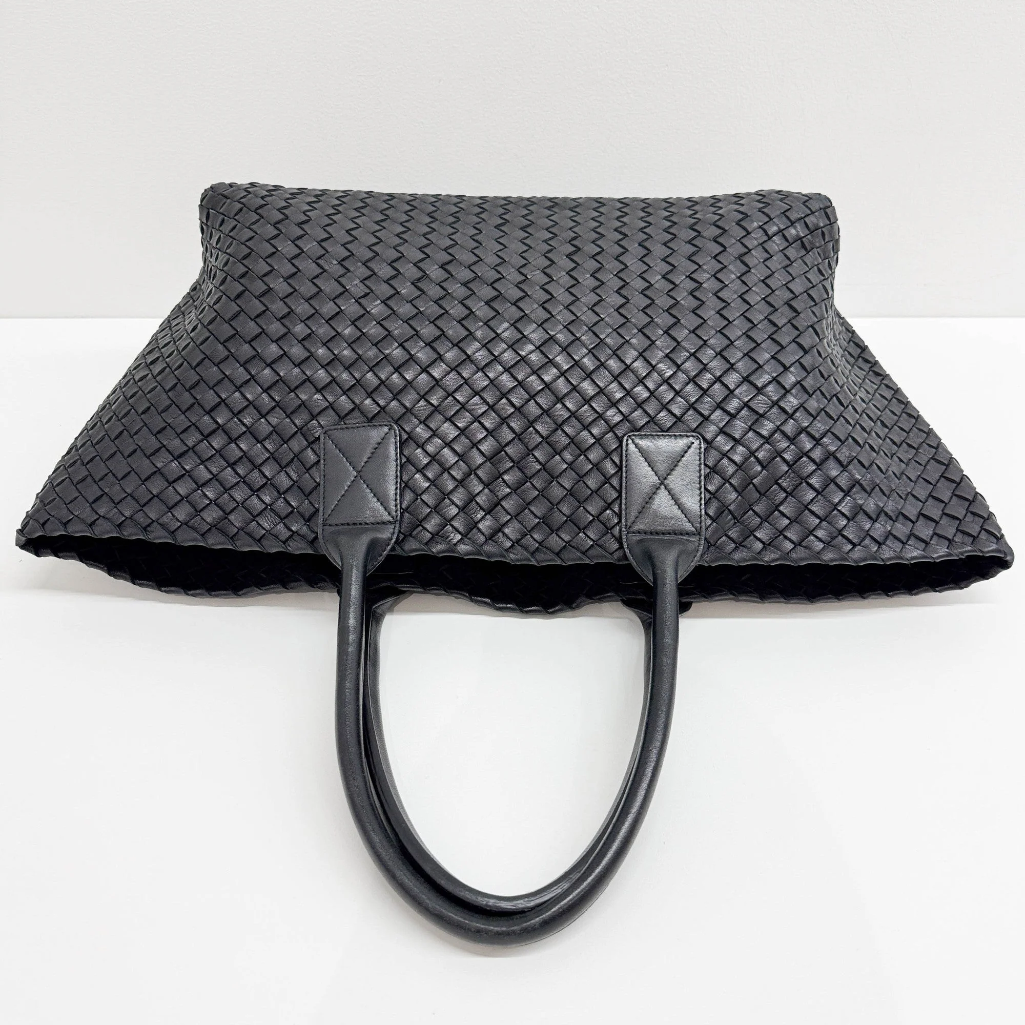 Cabat Intrecciato Black Leather Shoulder Tote Bag - Image 10