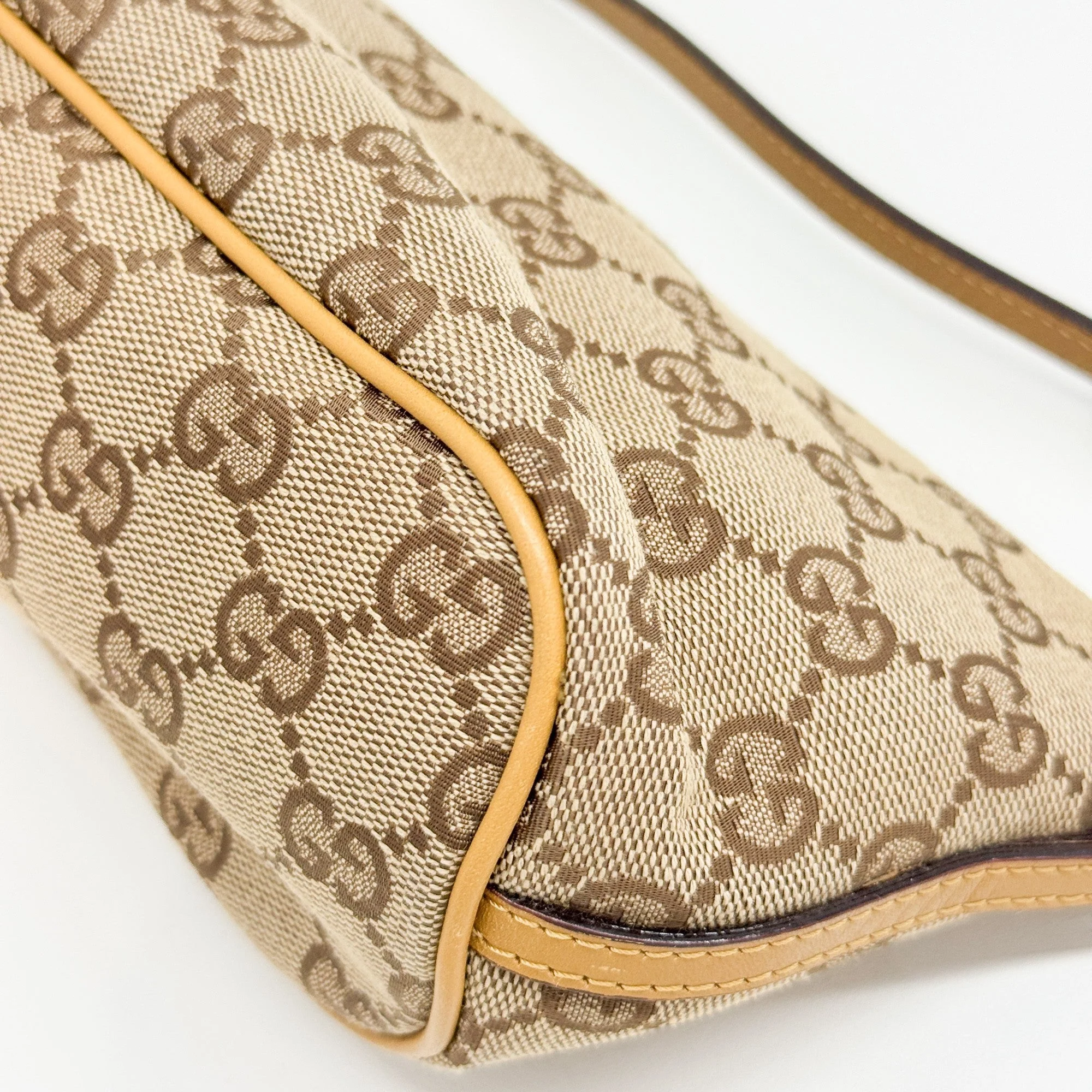 Caramel Brown GG Boat Handle Bag - Image 9