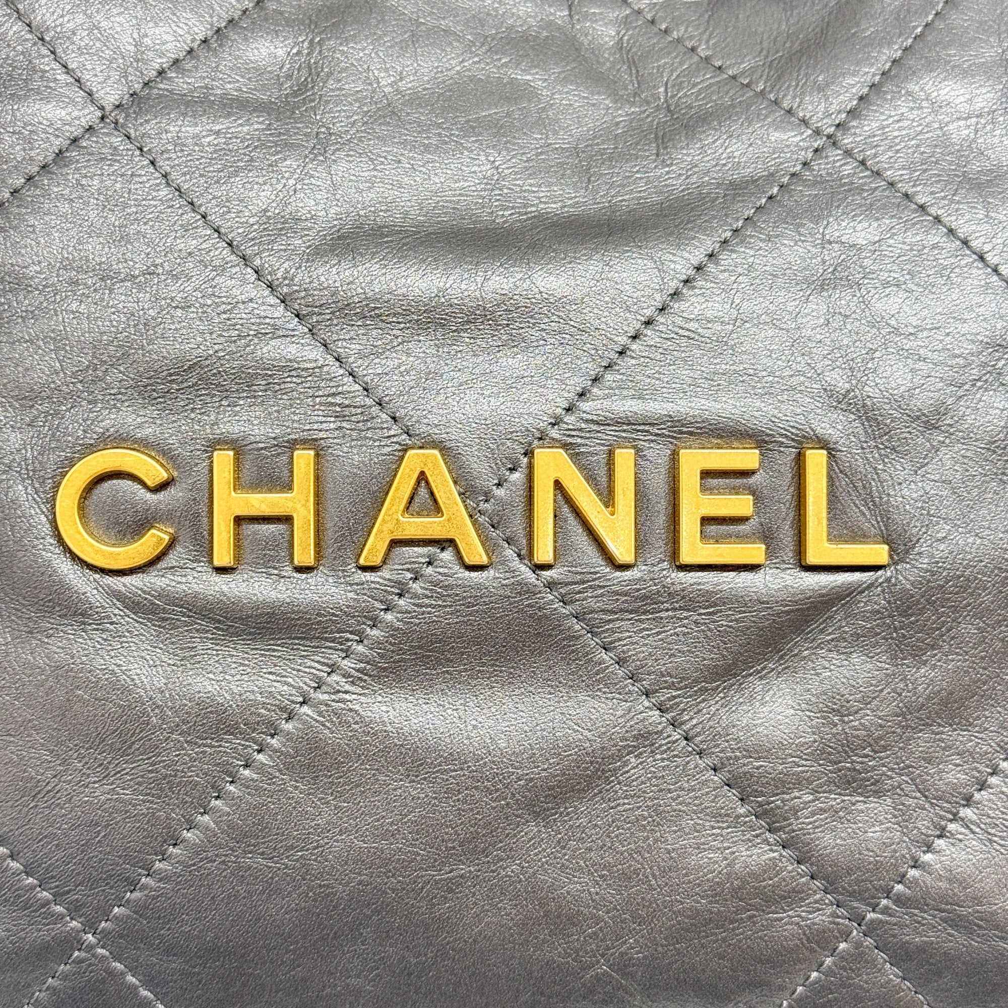 Chanel 22 2021-2026 Matelasse Metallic Gray Leather Shoulder Bag - Image 12