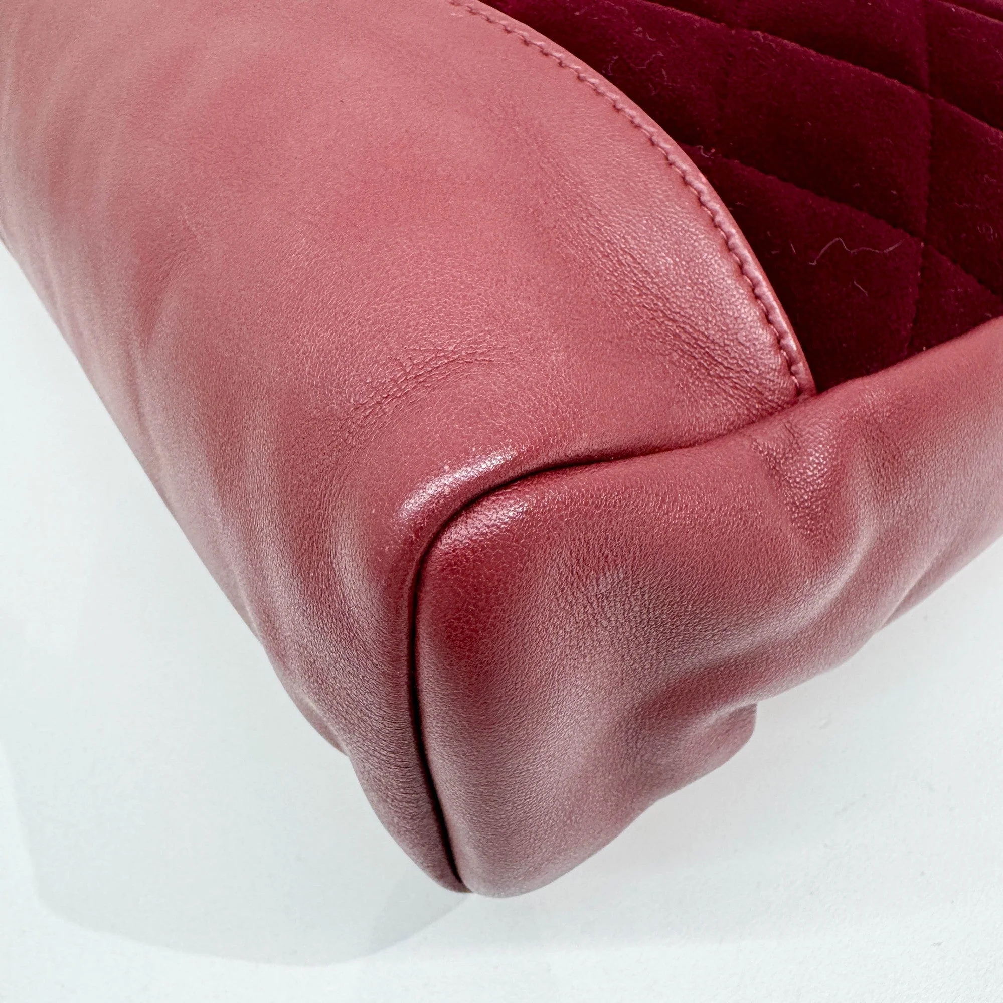 Chanel 31 2019 Red Velvet and Leather Tote Bag - Image 9
