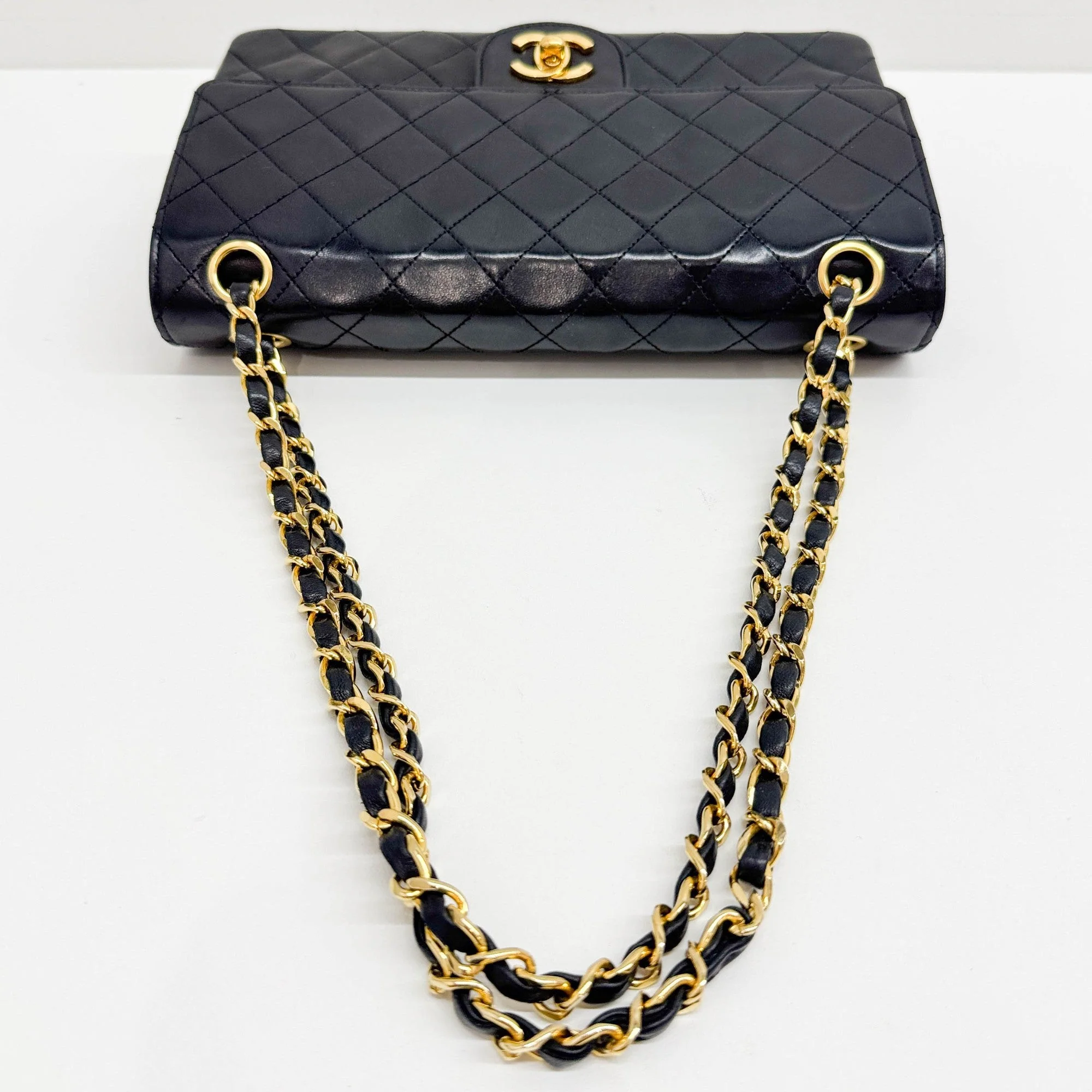Classic Flap 2003-2004 Matelasse Black Leather Shoulder Bag - Image 7