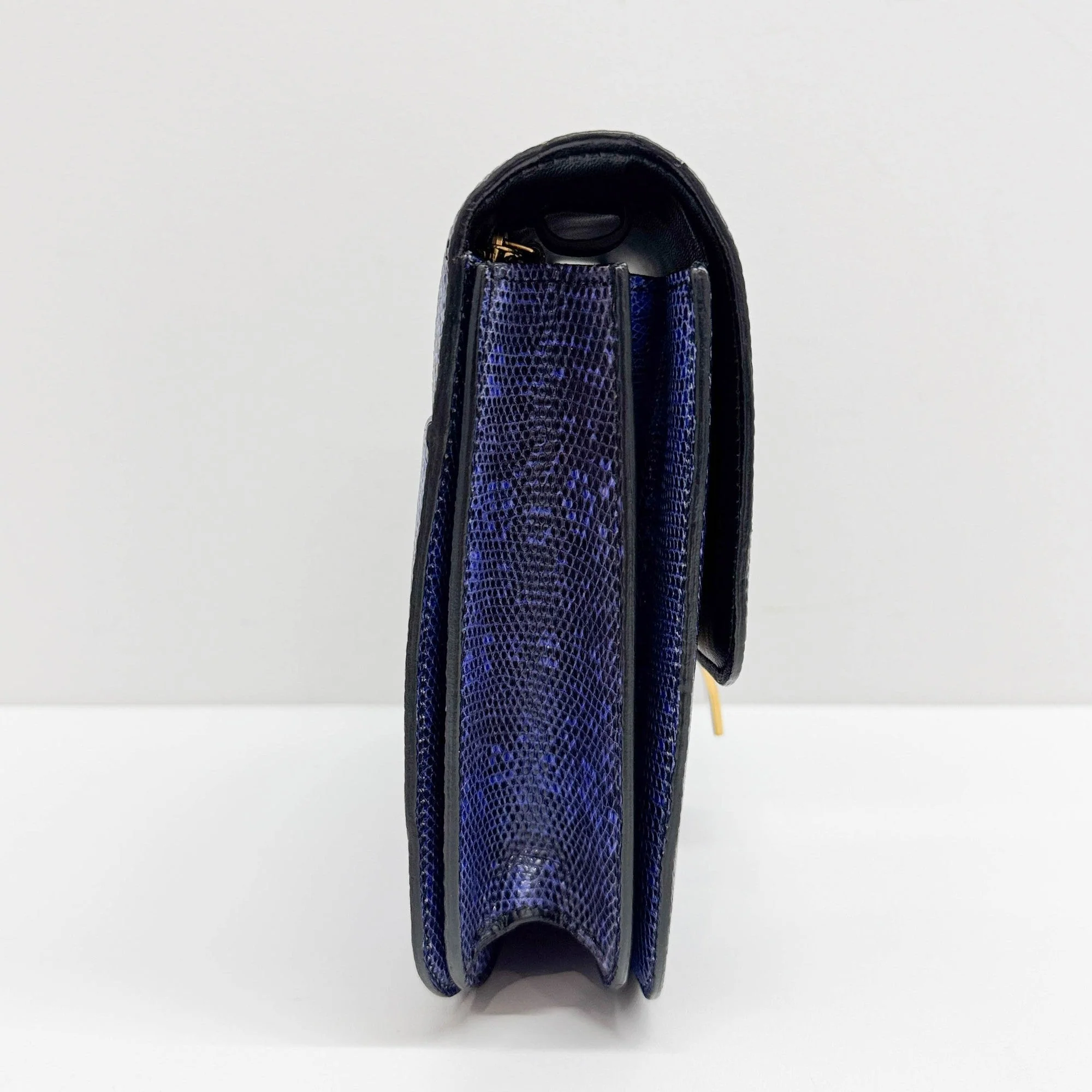 Classic Box Blue Lizard Embossed Leather Shoulder Bag - Image 6
