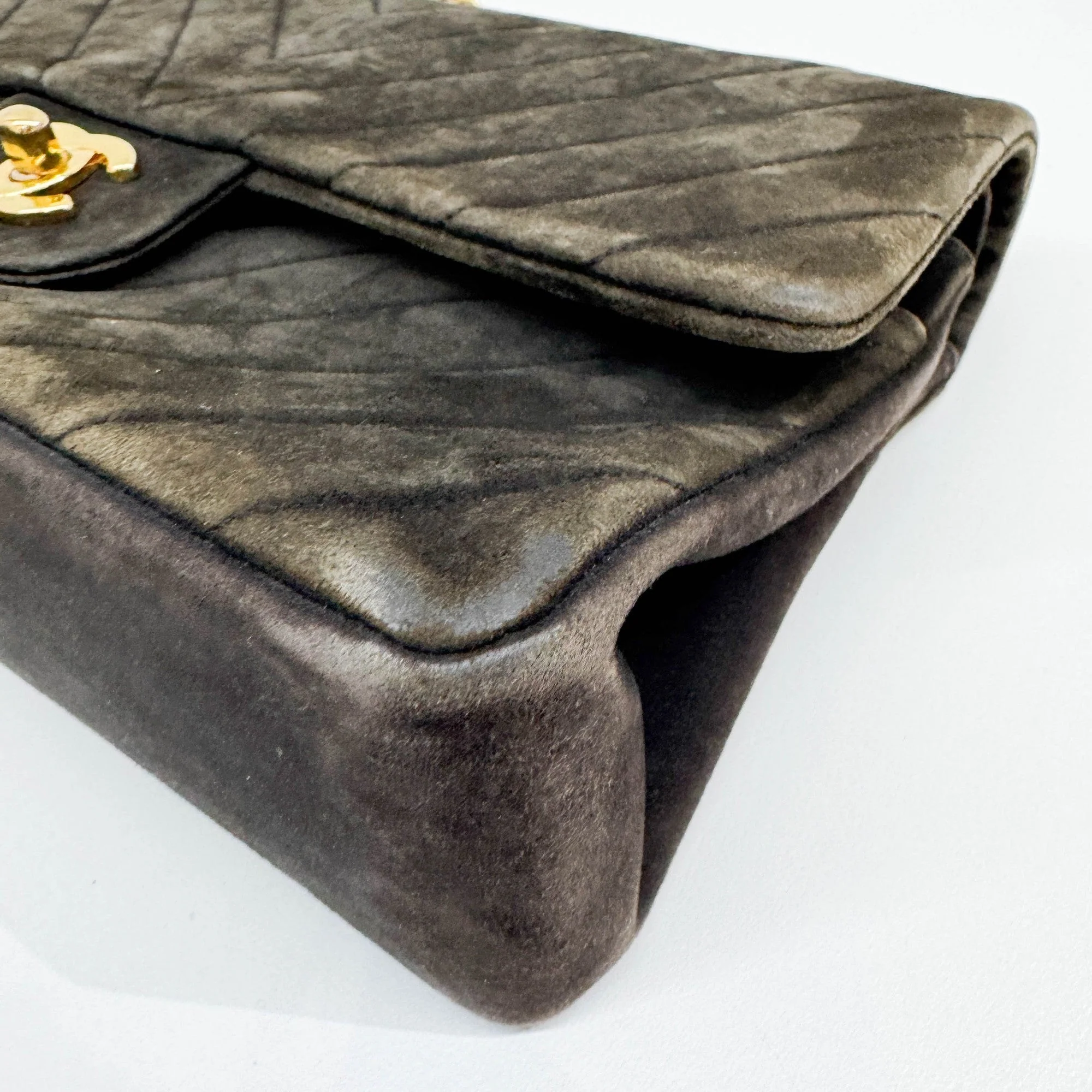 Classic Double Flap 1986-1988 Chevron Brown Suede Shoulder Bag - Image 9