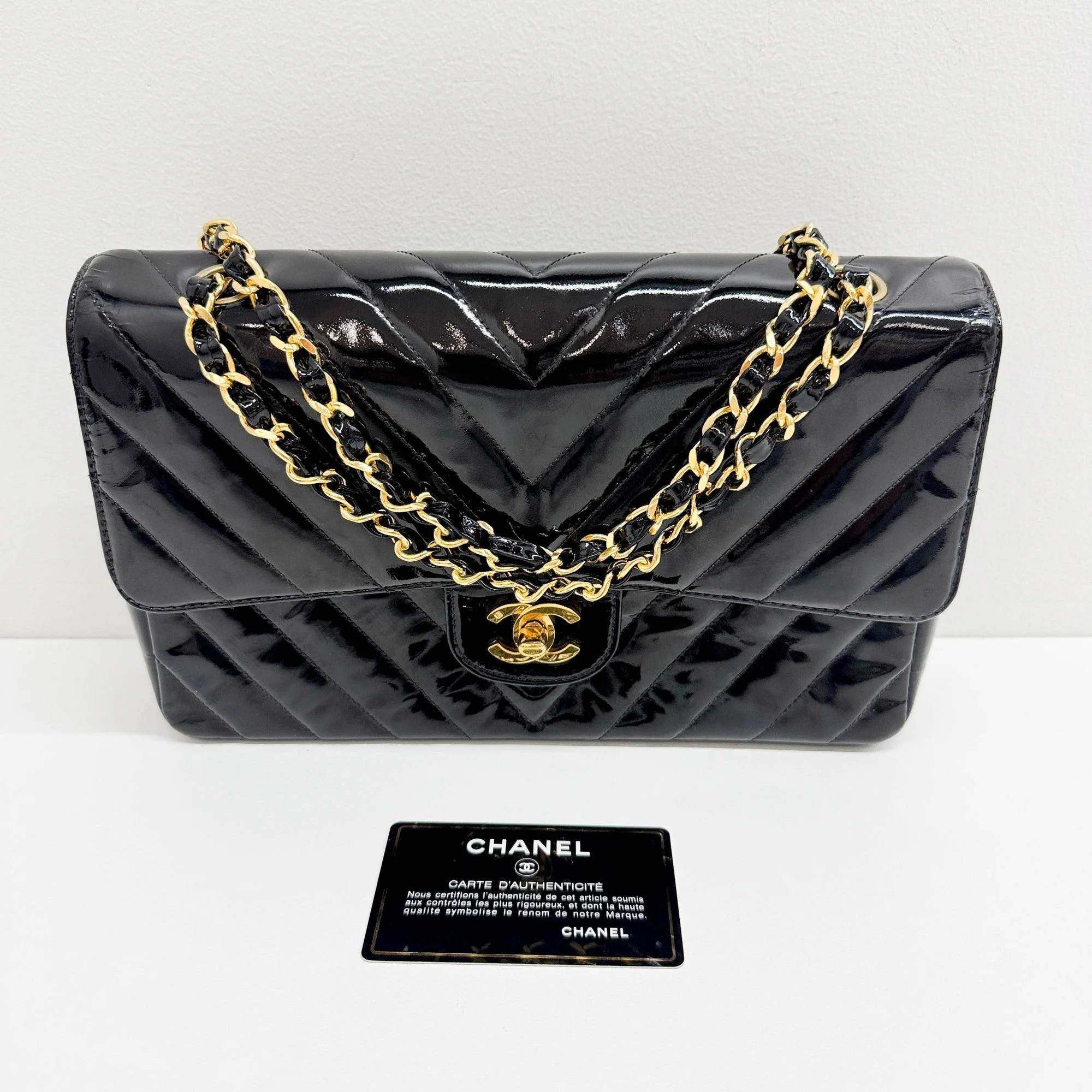 Classic Double Flap 1991-1994 Chevron Black Patent Leather Shoulder Bag - Image 4