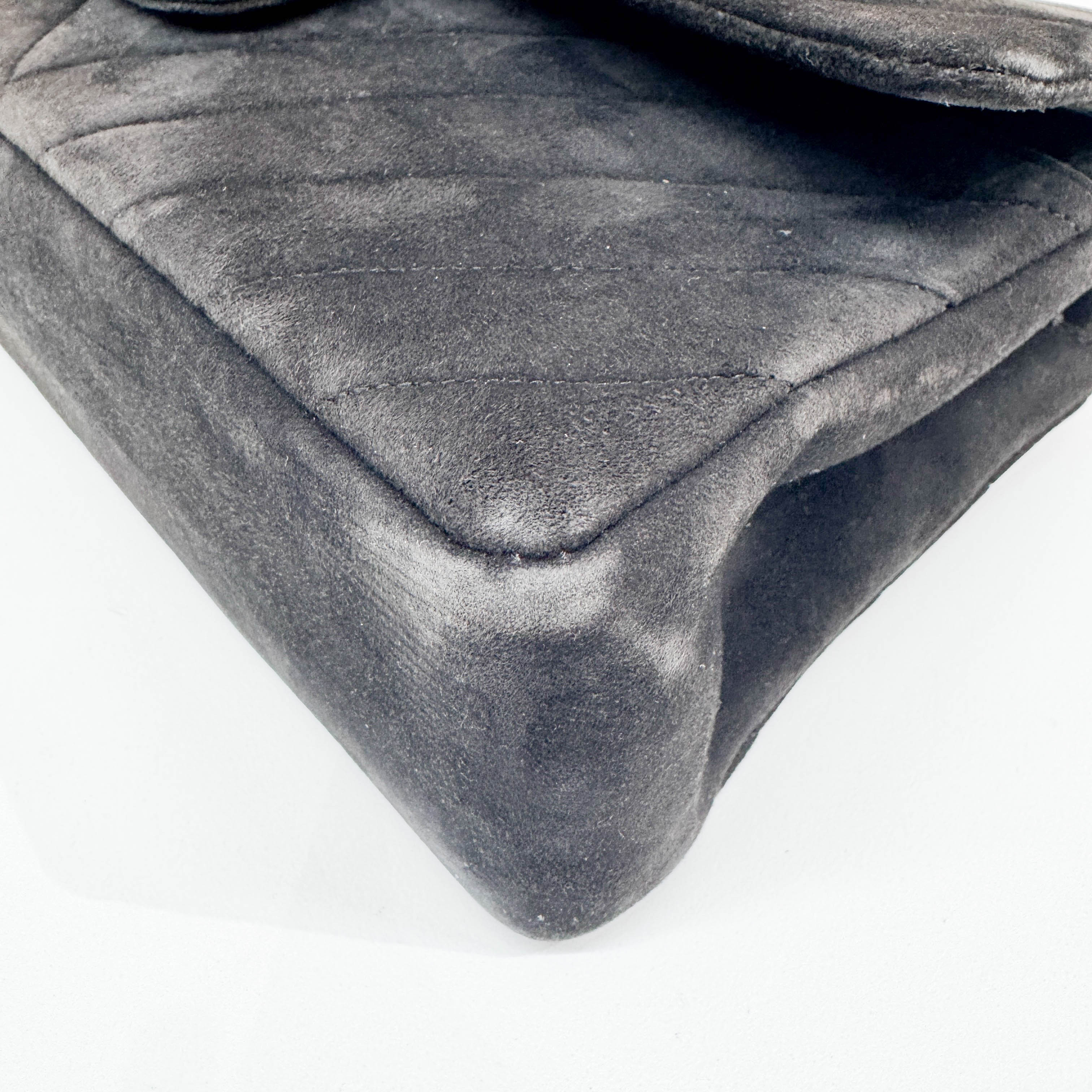 Classic Double Flap 1989-1991 Chevron Black Suede Shoulder Bag - Image 10