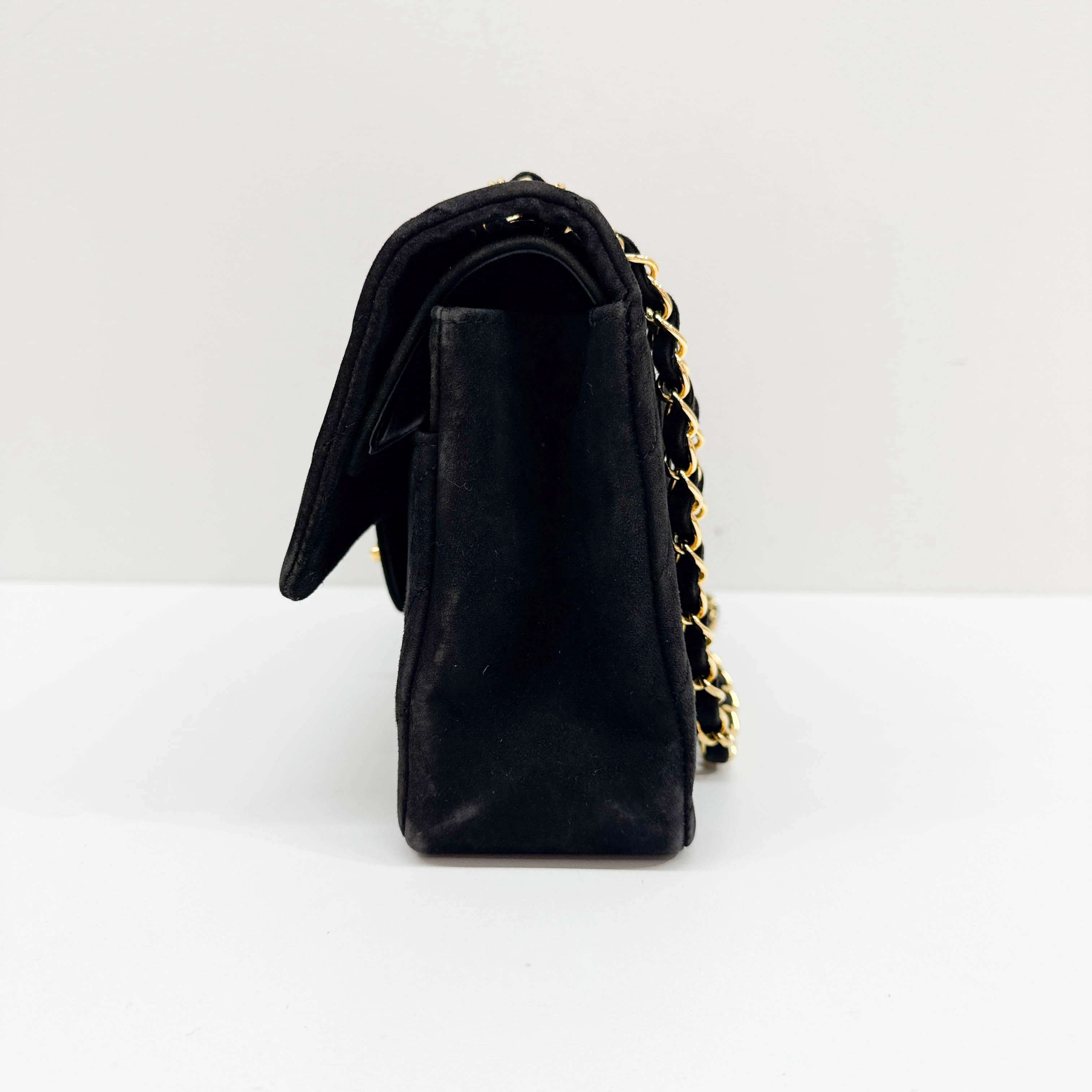 Classic Double Flap 1989-1991 Chevron Black Suede Shoulder Bag - Image 4