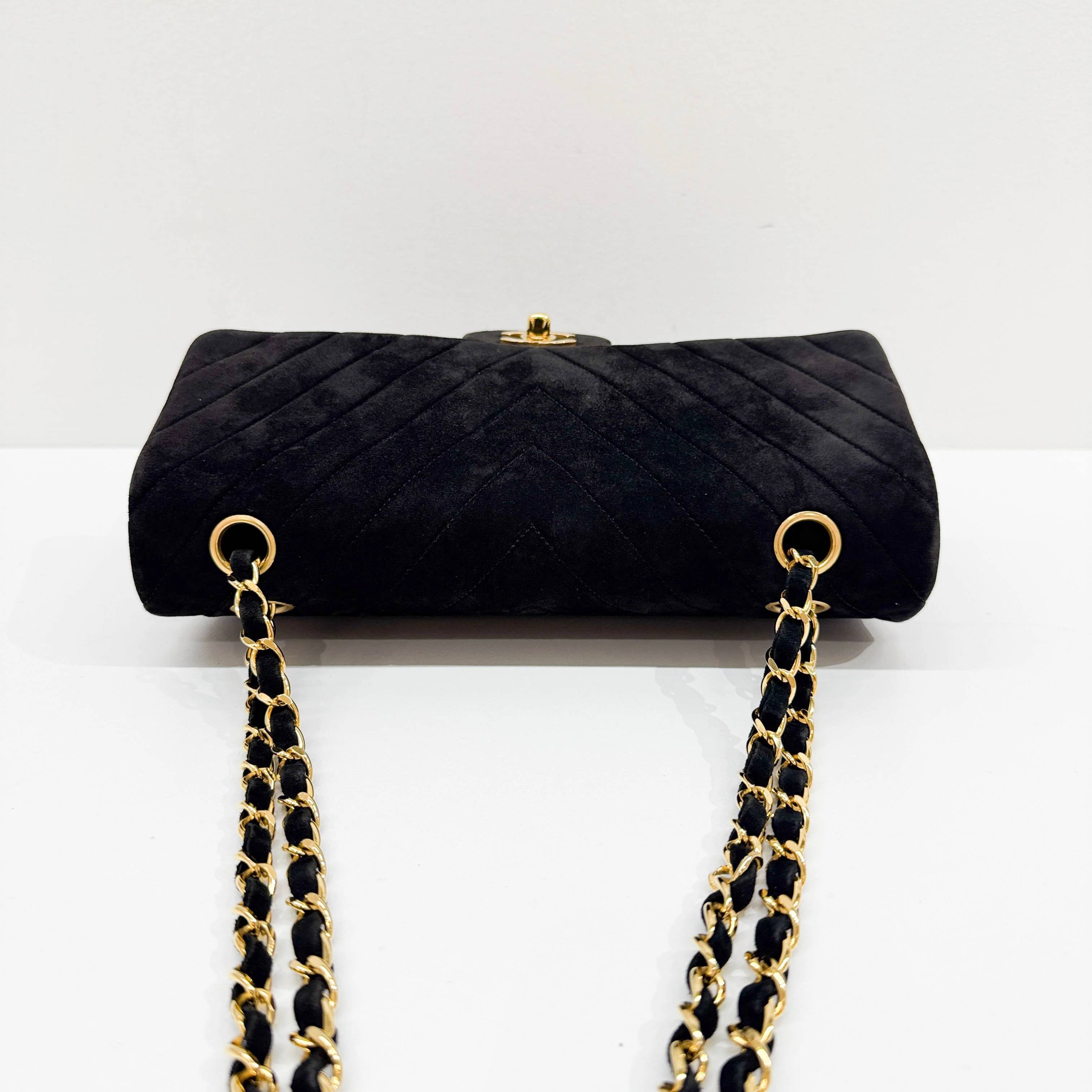 Classic Double Flap 1989-1991 Chevron Black Suede Shoulder Bag - Image 7