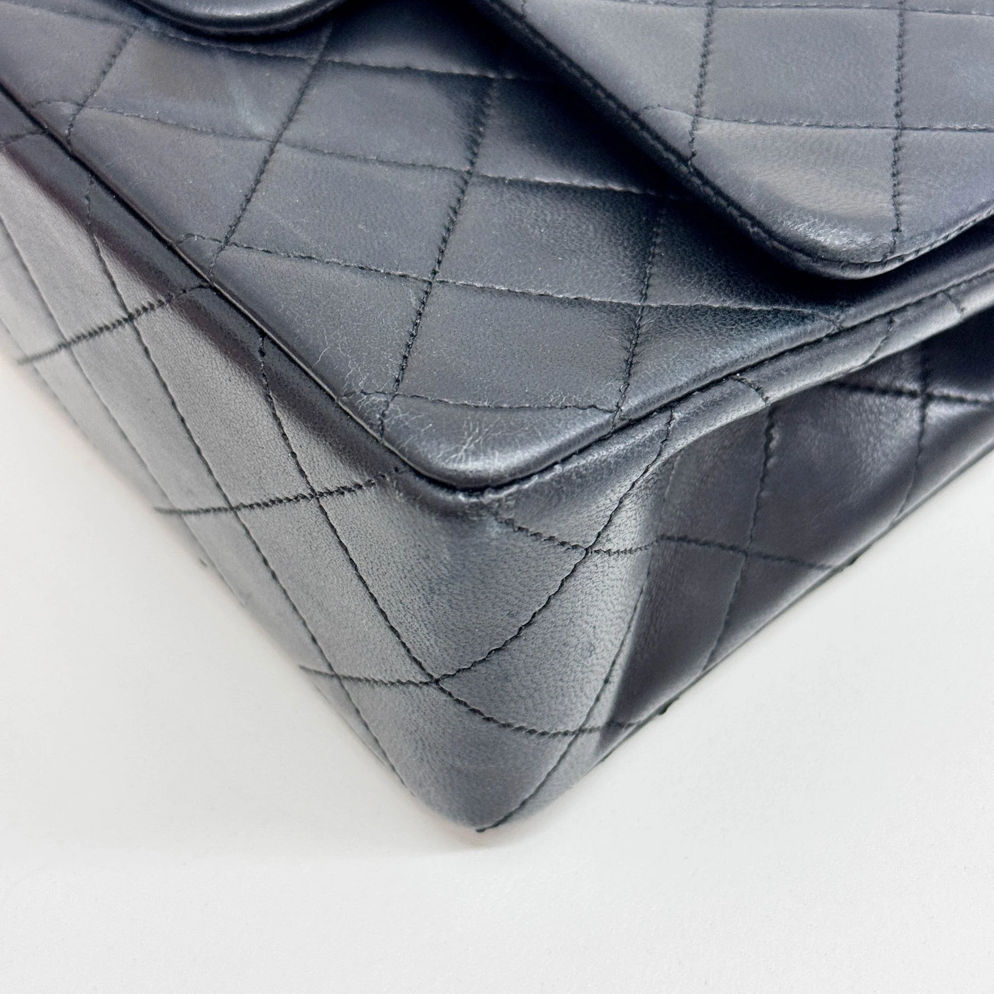 Classic Double Flap 1986-1988 Matelasse Black Leather Shoulder Bag - Image 9