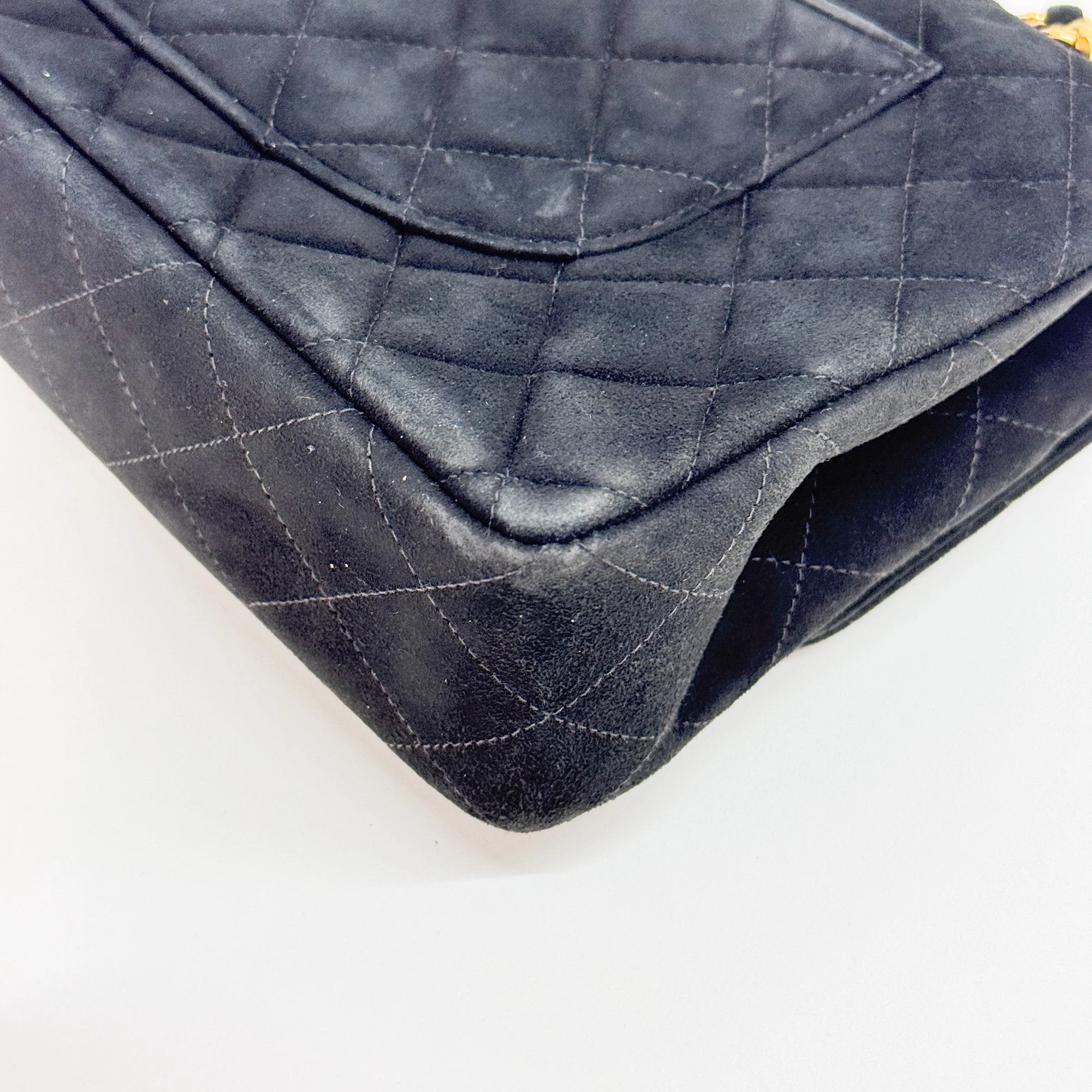 Classic Double Flap 1996-1997 Matelasse Black Suede Shoulder Bag - Image 12