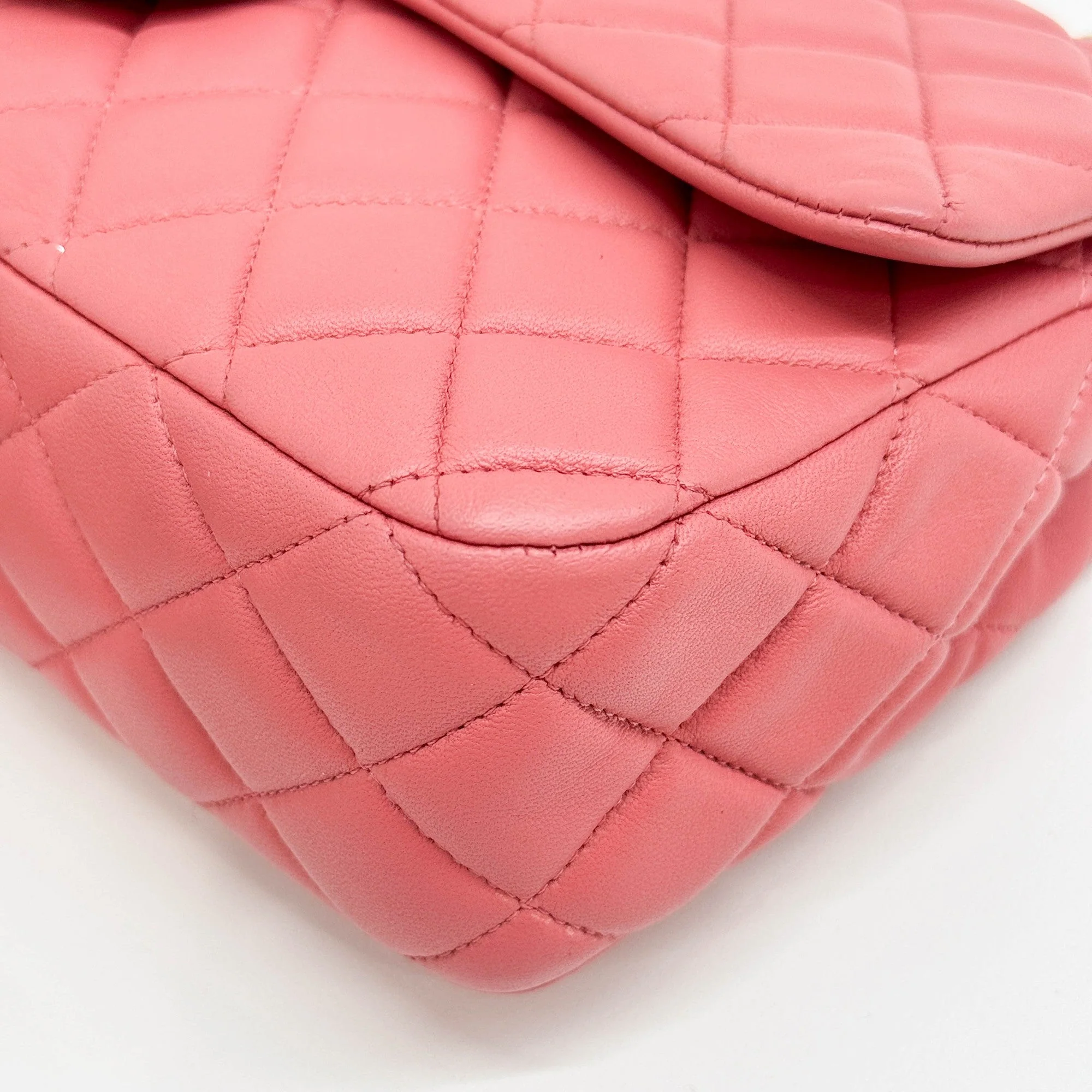 Classic Flap 2014 Matelasse Pink Leather Shoulder Bag - Image 9