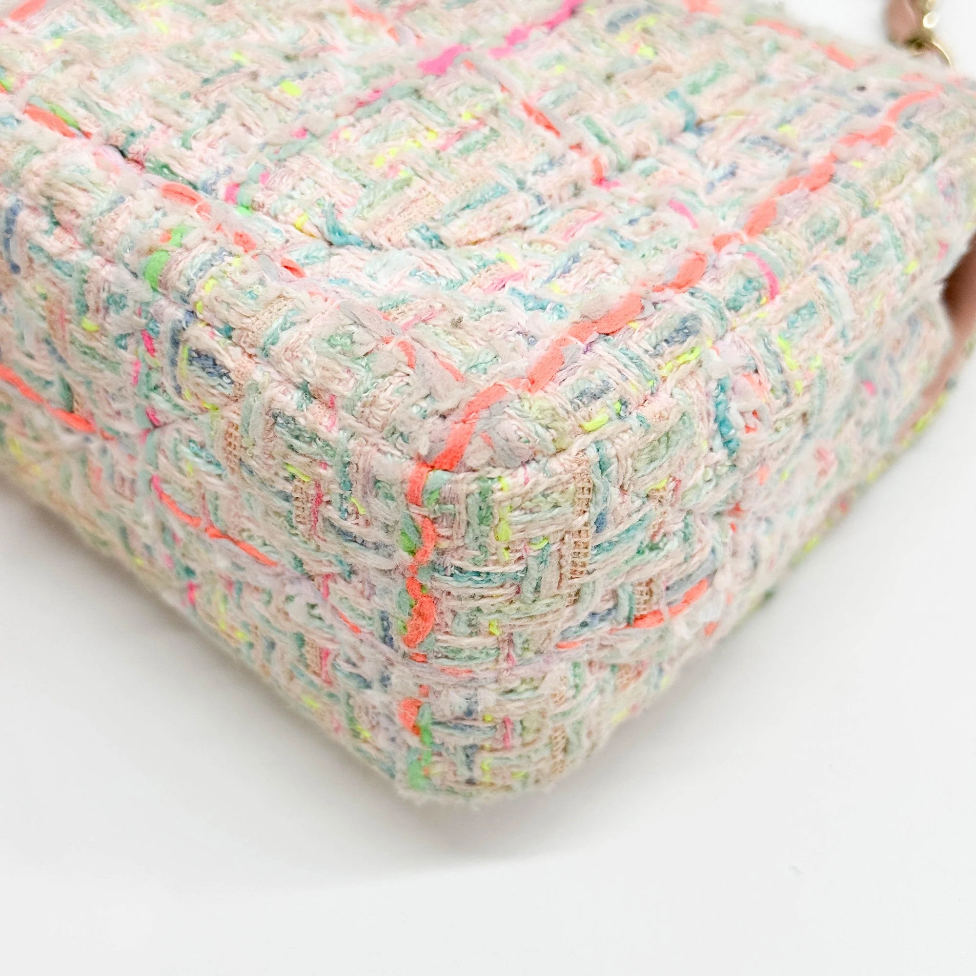 Classic Flap 2021-2026 Multicolor Tweed Crossbody Bag - Image 10