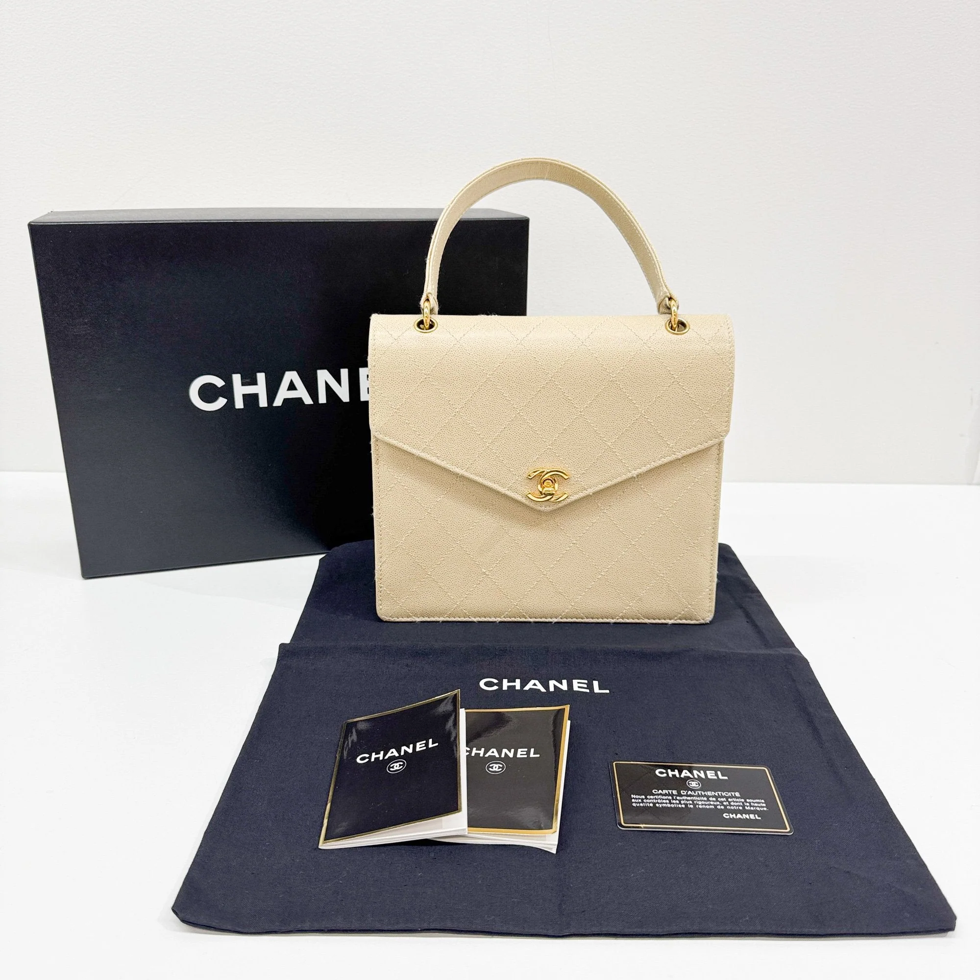 Envelope Flap 1997-1999 Matelasse Beige Leather Hand Bag - Image 4