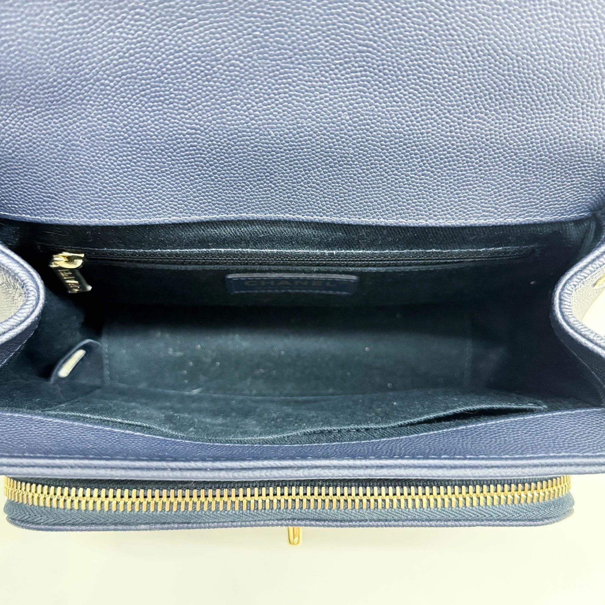 Business Affinity 2019 Navy Blue Leather Two Way Bag - Image 18