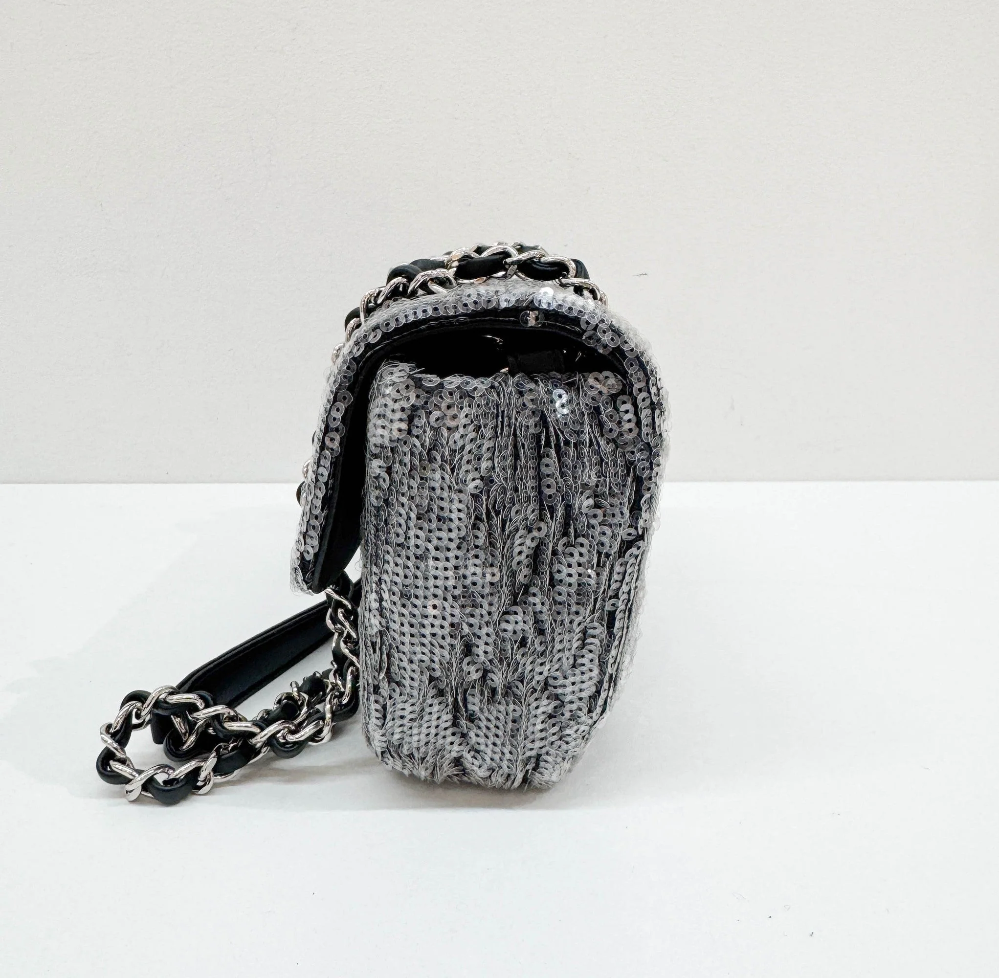 Classic Flap Gray Sequin Shoulder Bag - Image 6