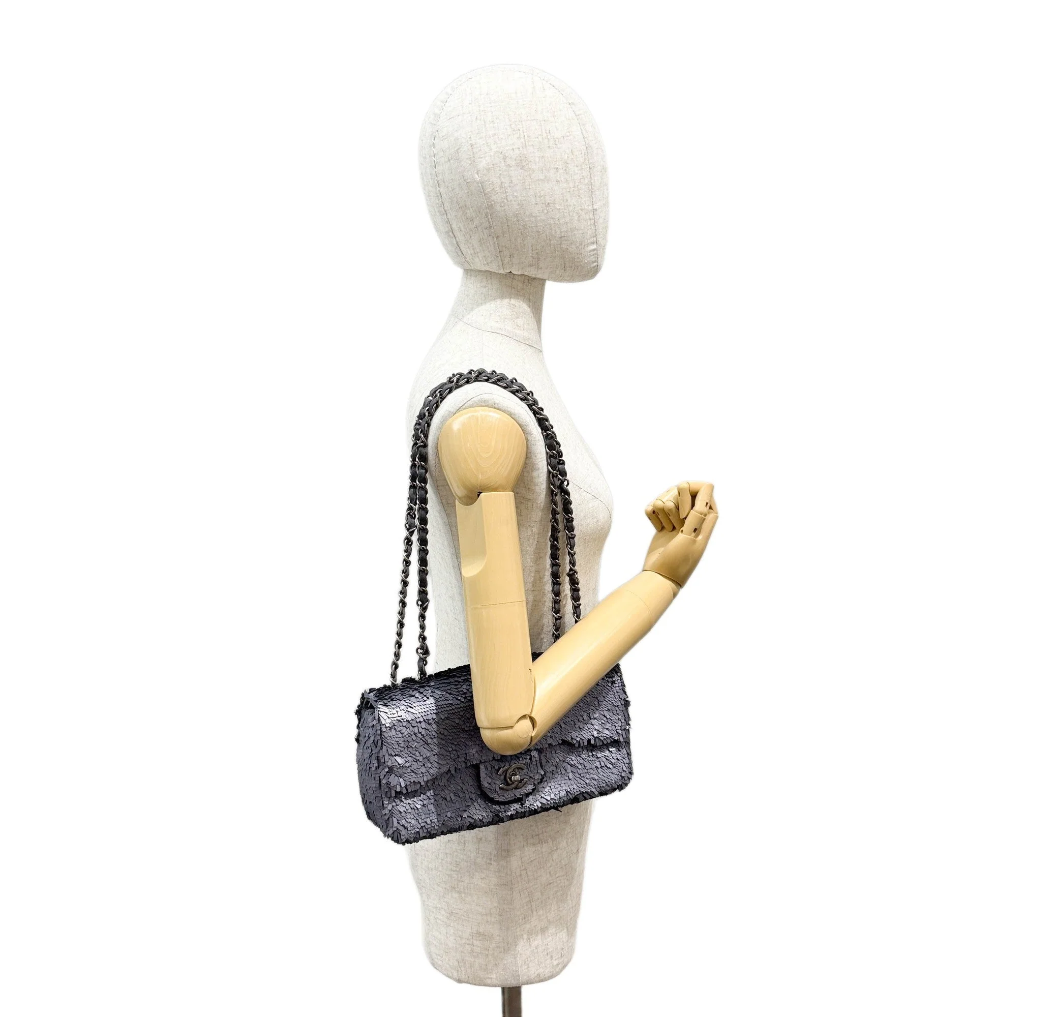 Classic Flap 2013-2014 Gunmetal Gray Sequin Shoulder Bag - Image 3
