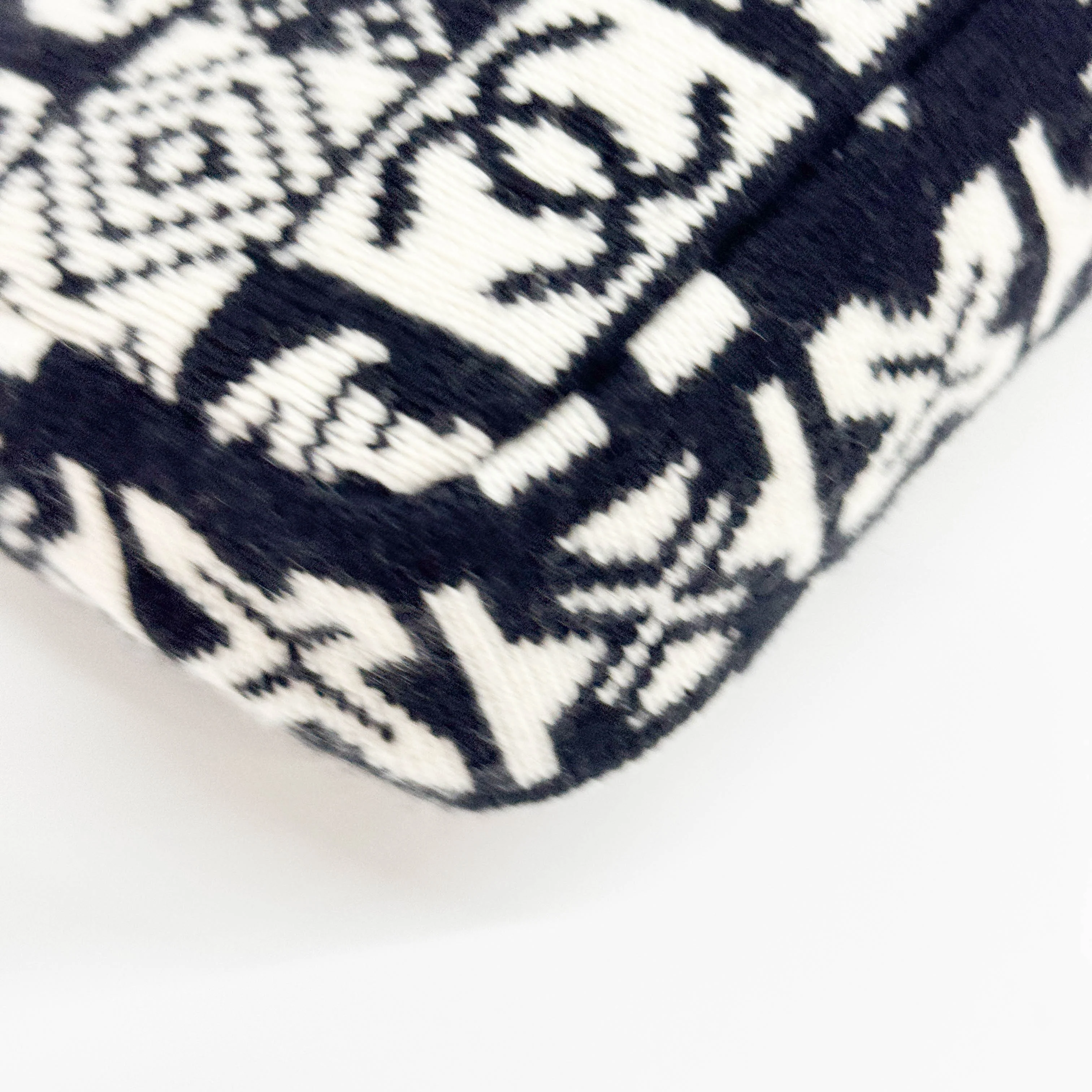 Classic Flap 2019 Knit Black & White Wool Shoulder Bag - Image 9