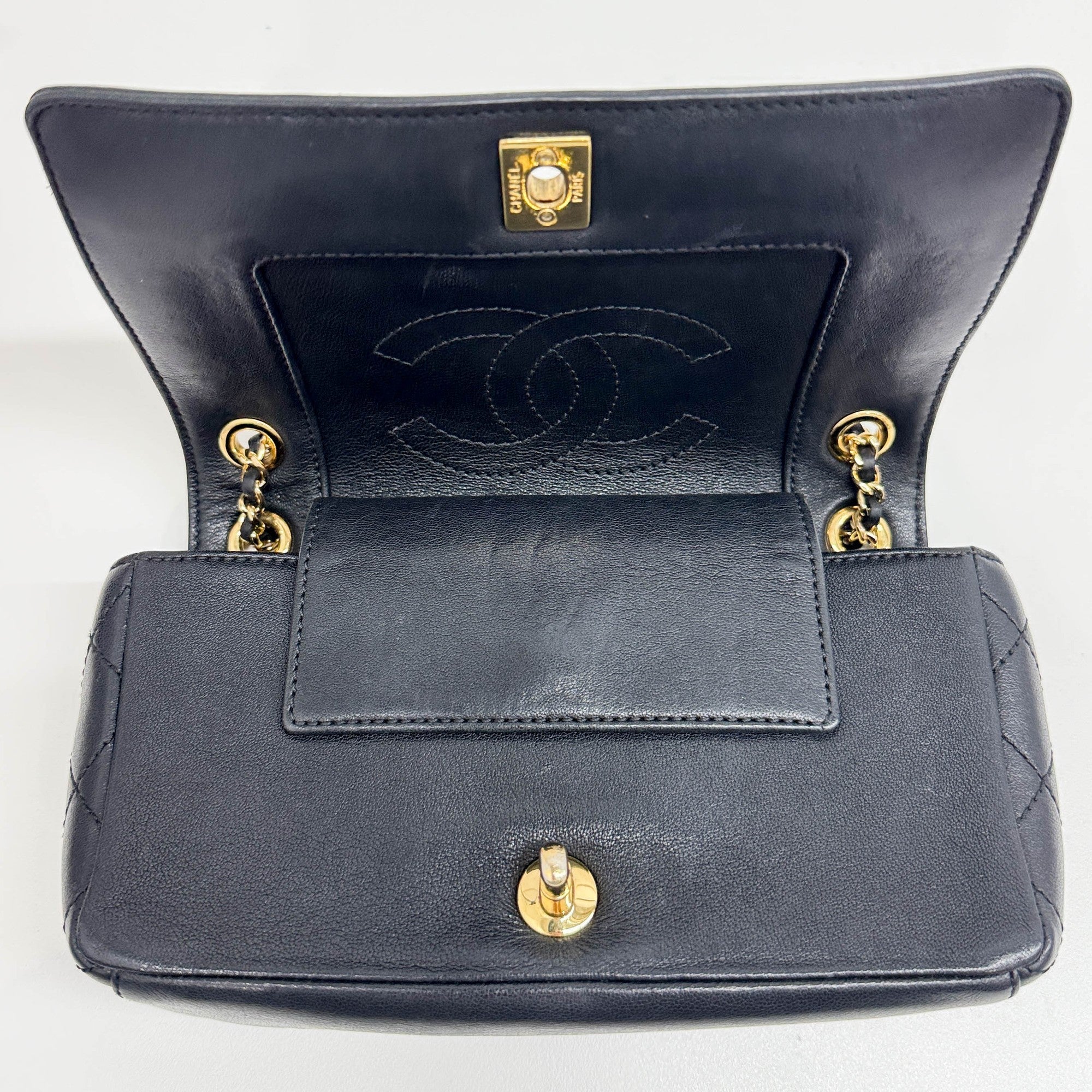 Mademoiselle 2015-2016 Matelasse Black Leather Shoulder Bag - Image 14