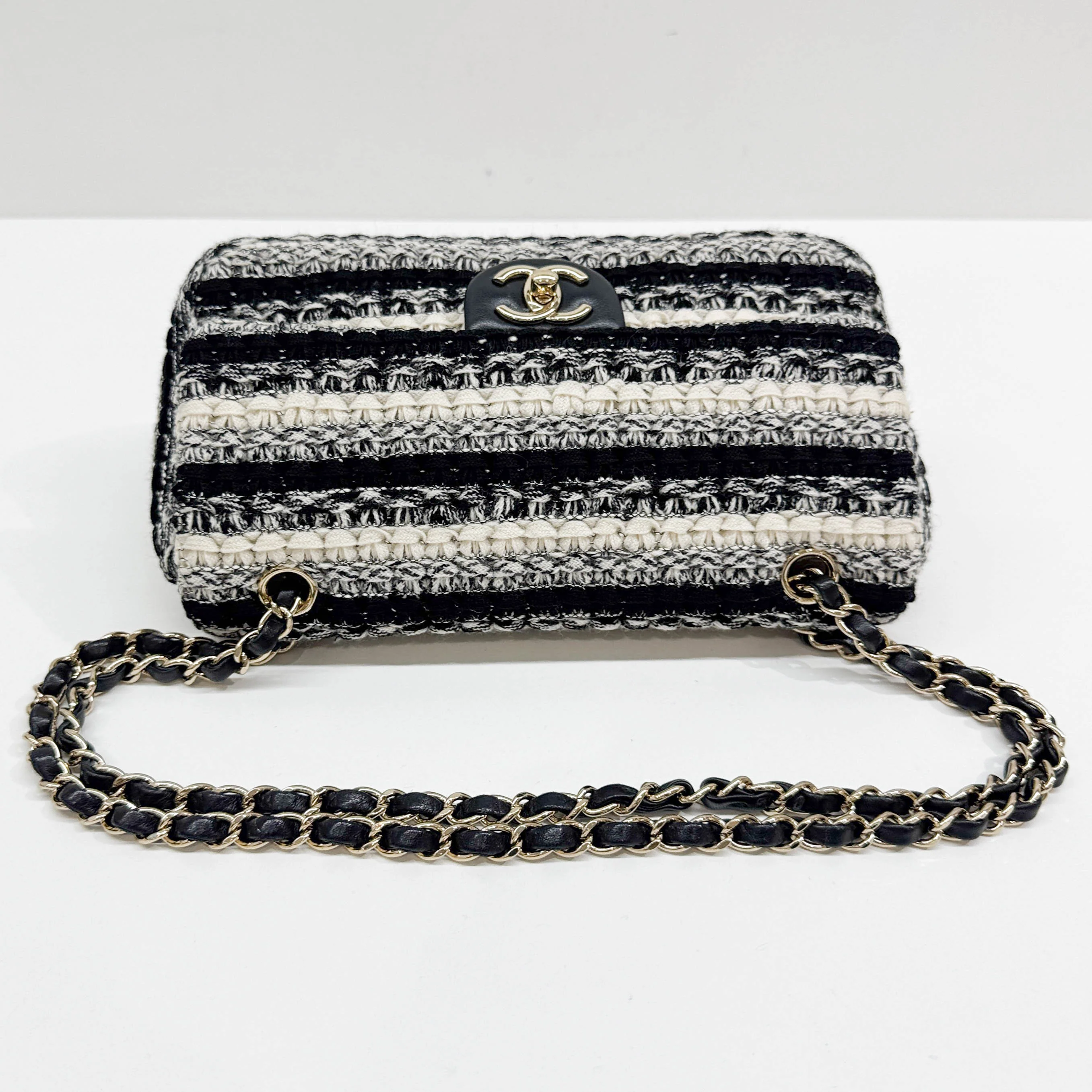 Classic Flap 2019 Stitching Black & White Cotton Shoulder Bag - Image 7